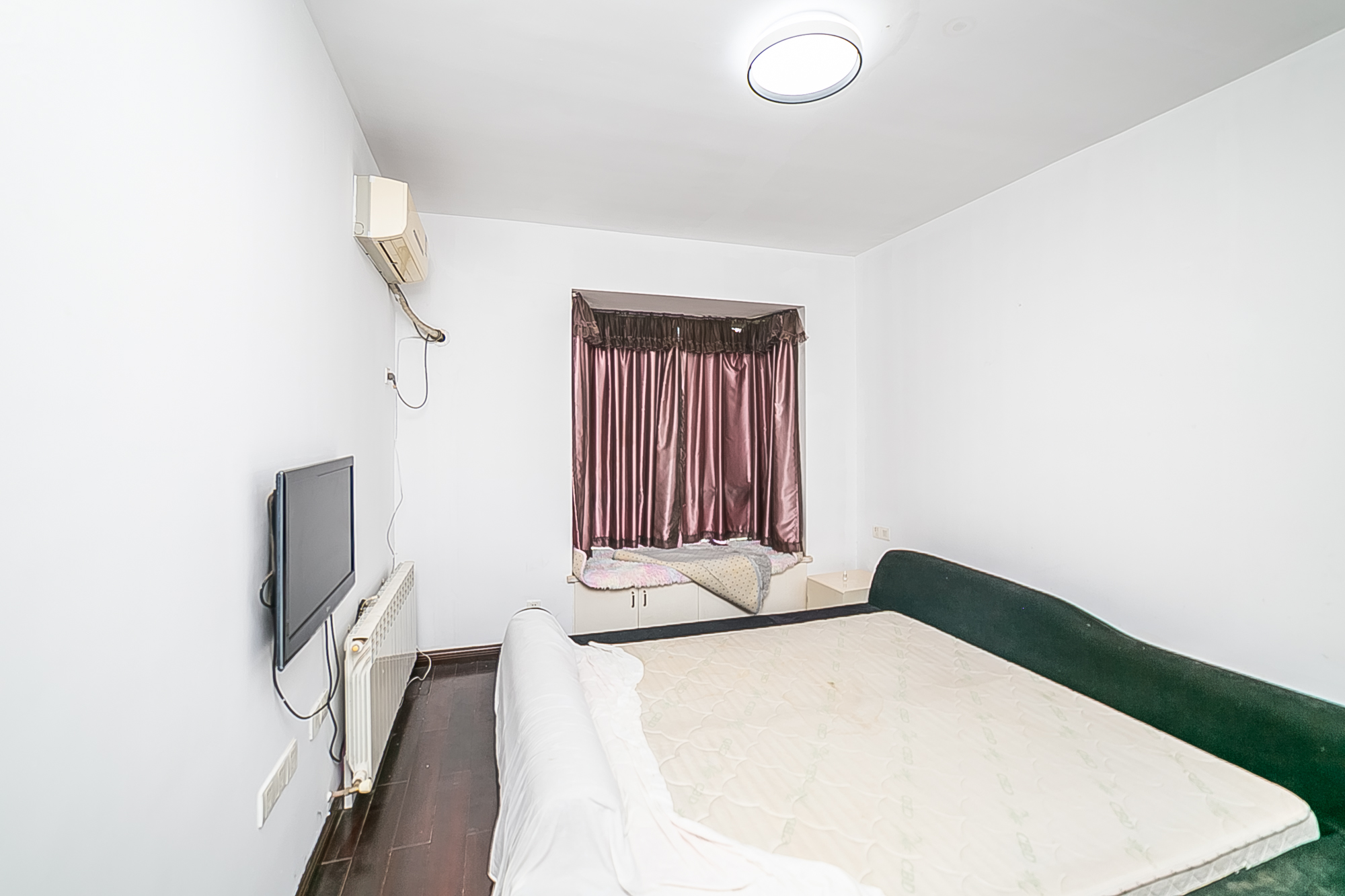 华盛家园  5室2厅2卫    102.0万 华盛家园  5室2厅2卫    102.0万卧室