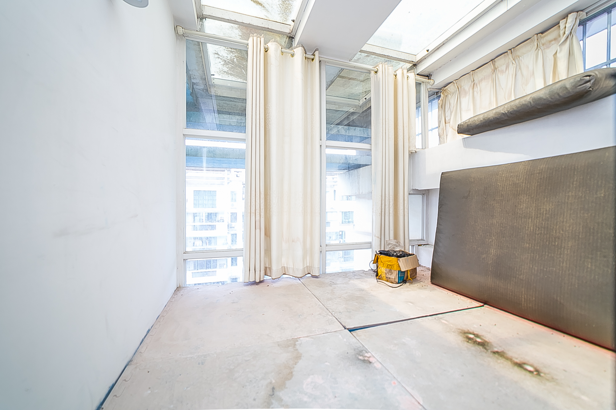 华盛家园  5室2厅2卫    102.0万 华盛家园  5室2厅2卫    102.0万阳台