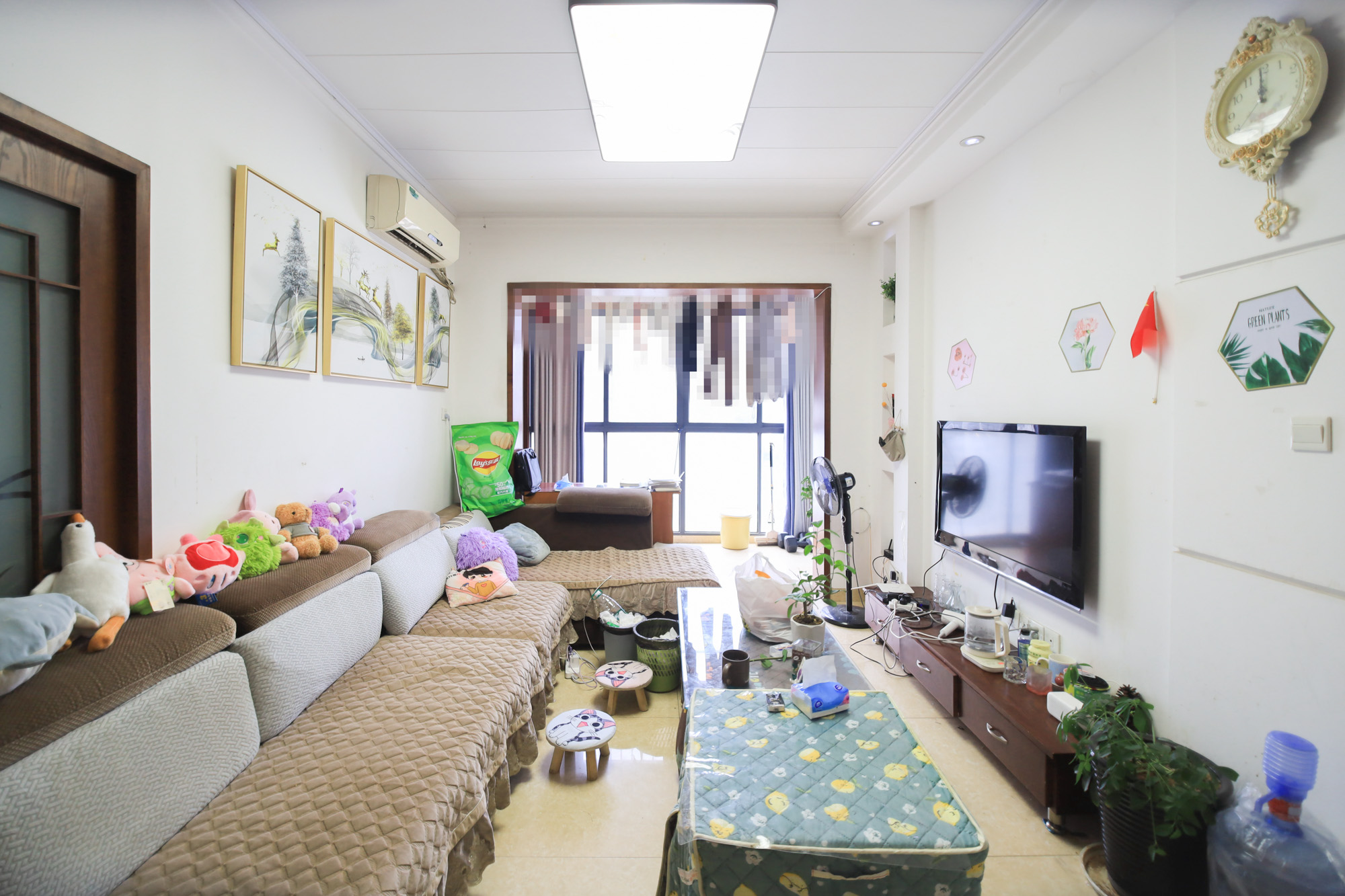 世纪桃花苑  3室2厅1卫    45.0万 世纪桃花苑  3室2厅1卫    45.0万客厅