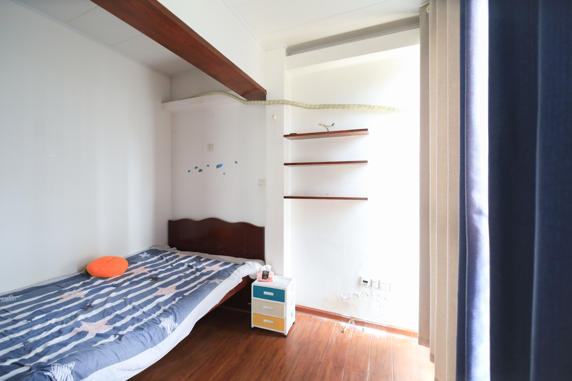 世纪桃花苑  3室2厅1卫    45.0万 世纪桃花苑  3室2厅1卫    45.0万卧室