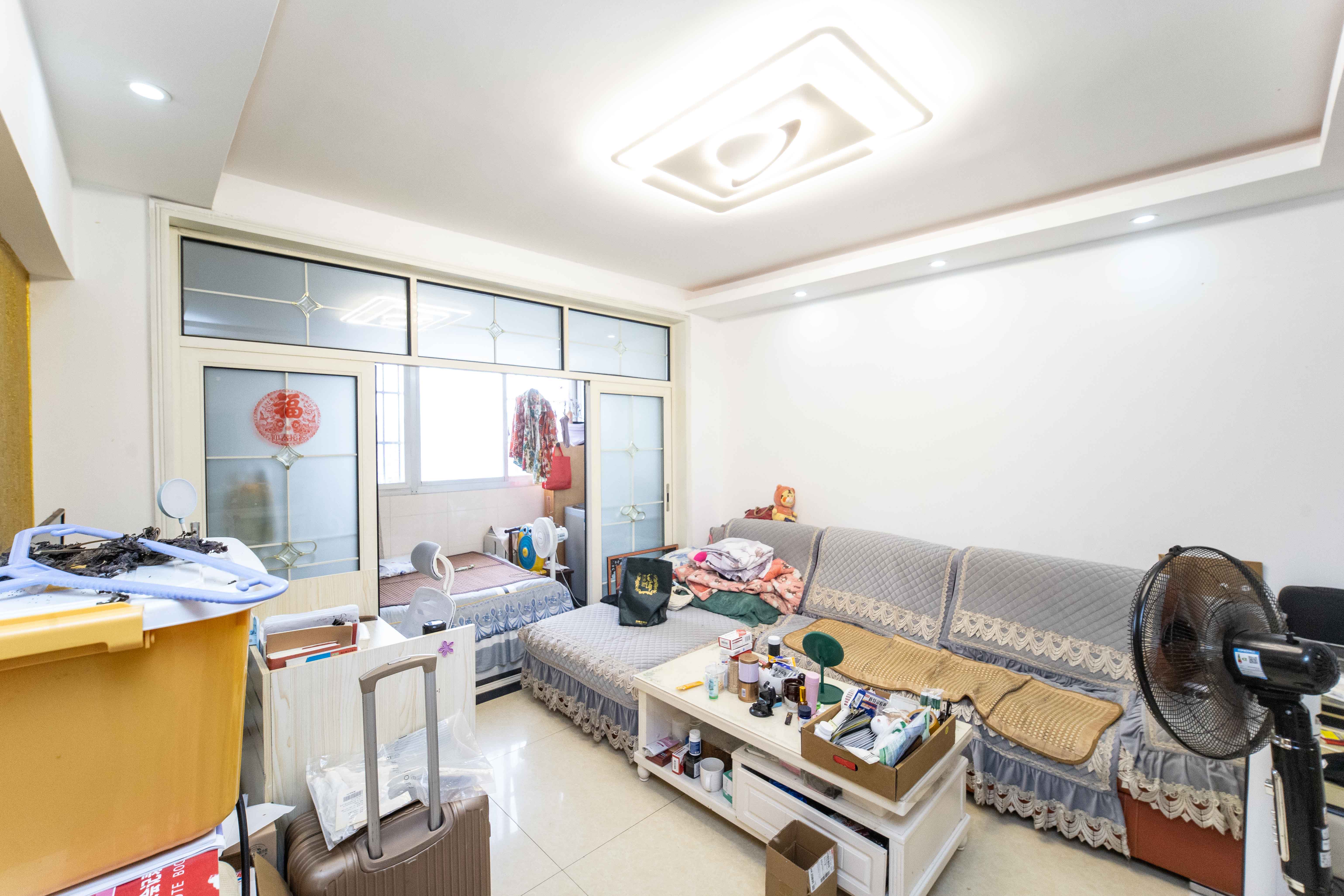 东城一品（国杰大厦）  2室2厅1卫   60.80万客厅