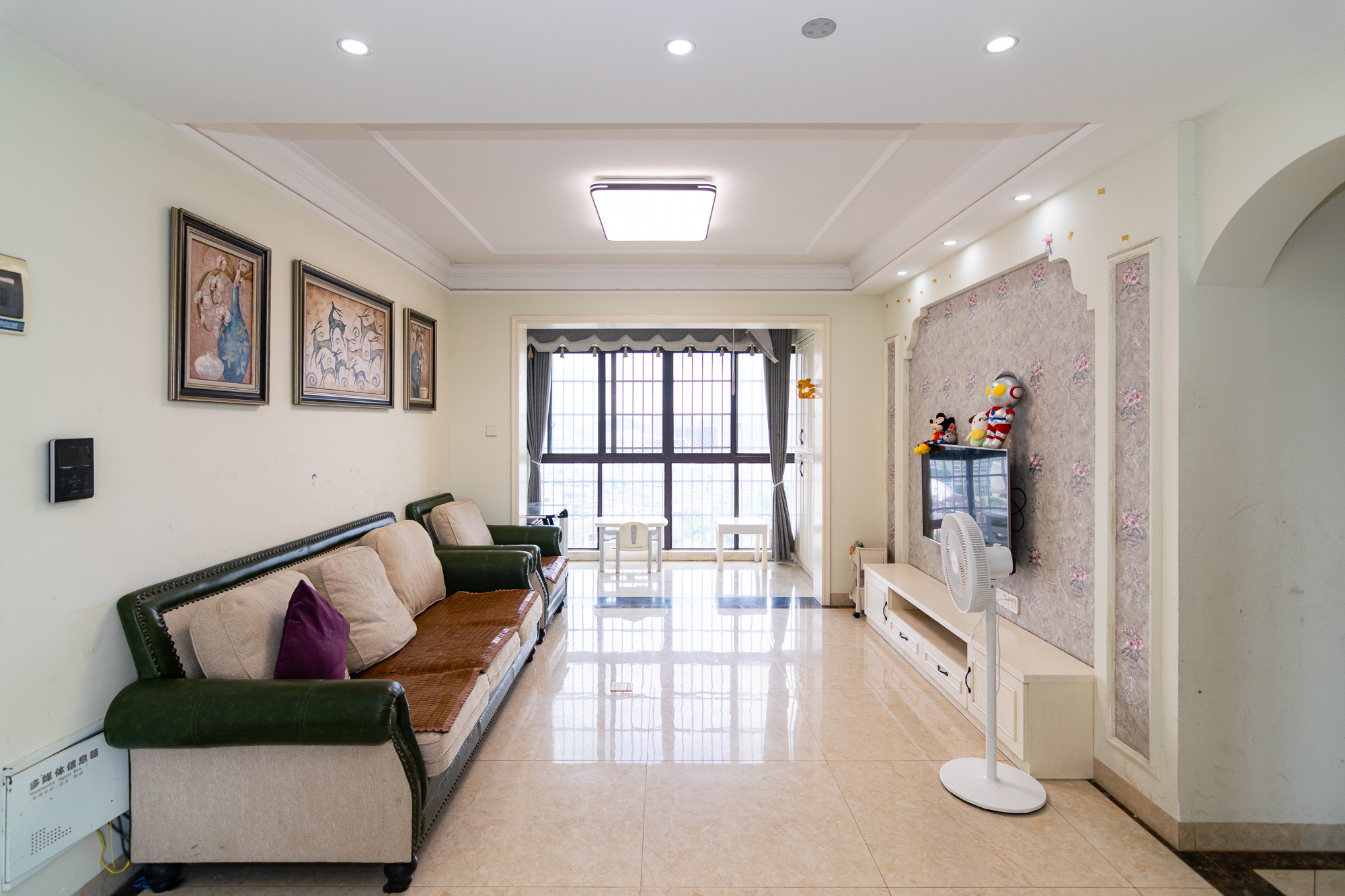 湖南报业文化城(米地亚家园) 3室2厅1卫 87.5万 湖南报业文化城(米地亚家园) 3室2厅1卫 87.5万客厅