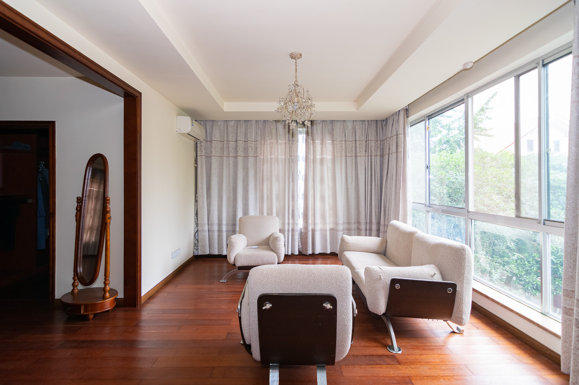 普瑞斯堡 6室2厅1卫 618.0万 普瑞斯堡 6室2厅1卫 618.0万阳台