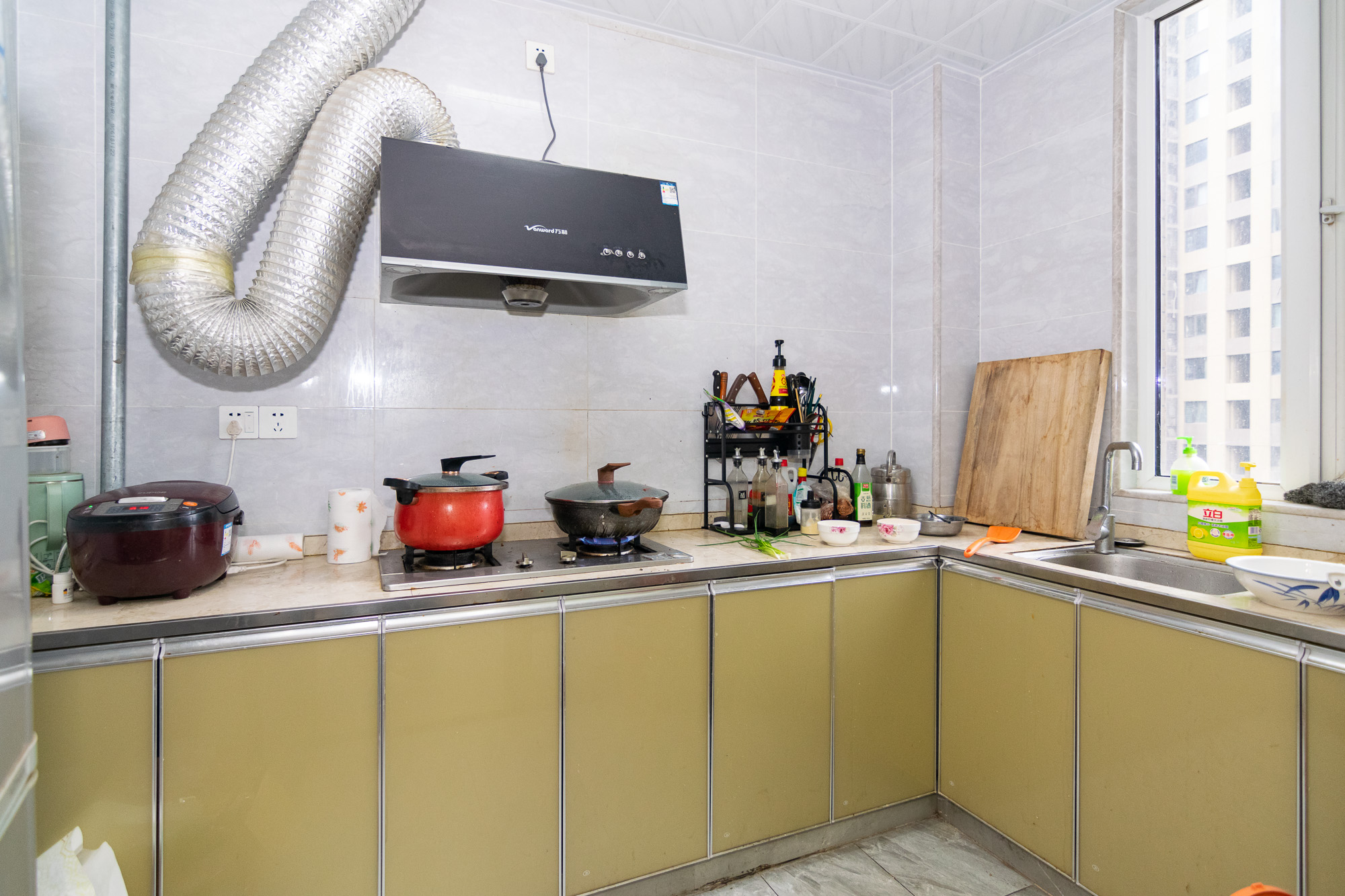 金地三千府（金地湖山樾、金地自在城）  3室2厅2卫    75.0万厨房