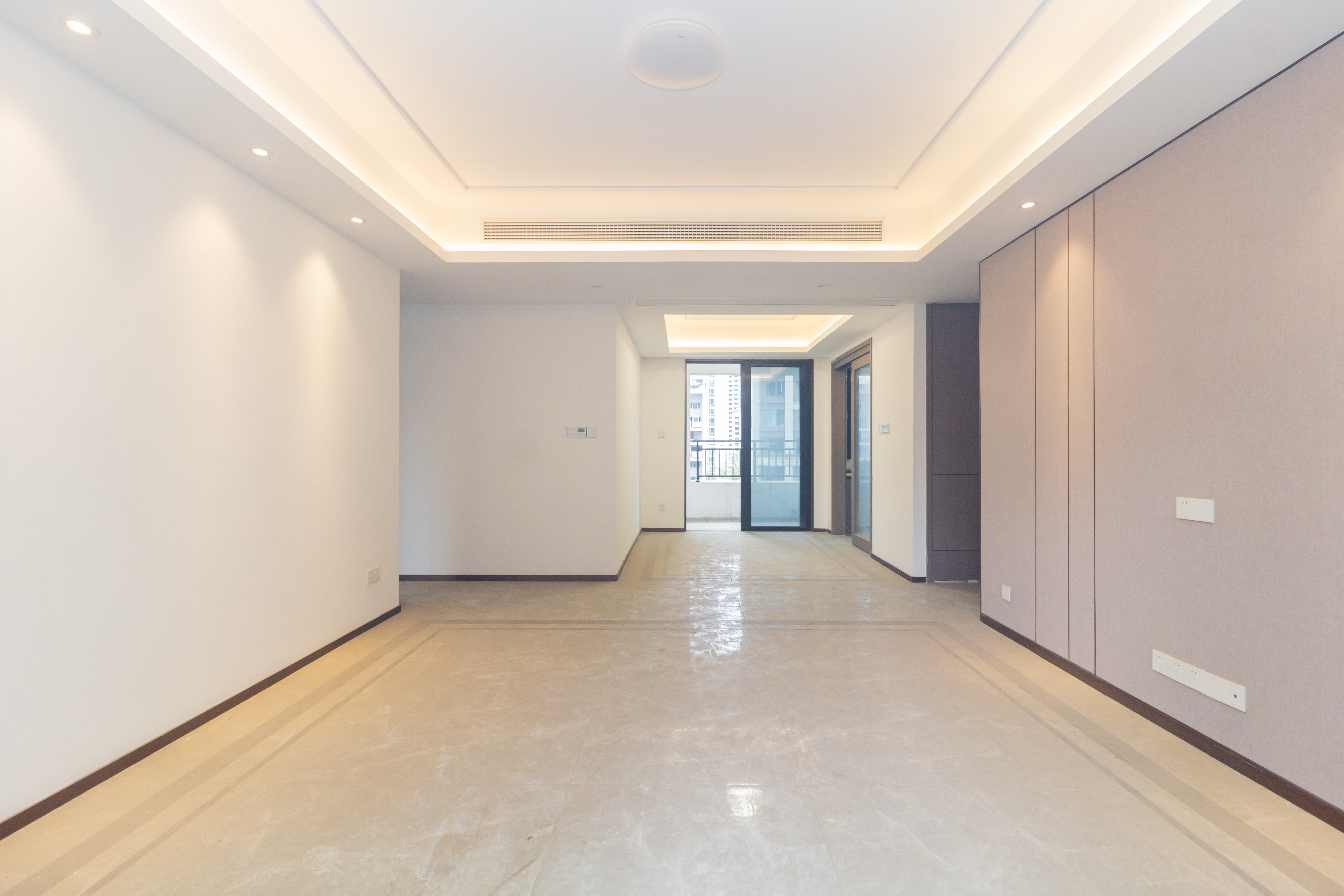 金茂建發(fā)觀悅  4室2廳2衛(wèi)    195.0萬客廳