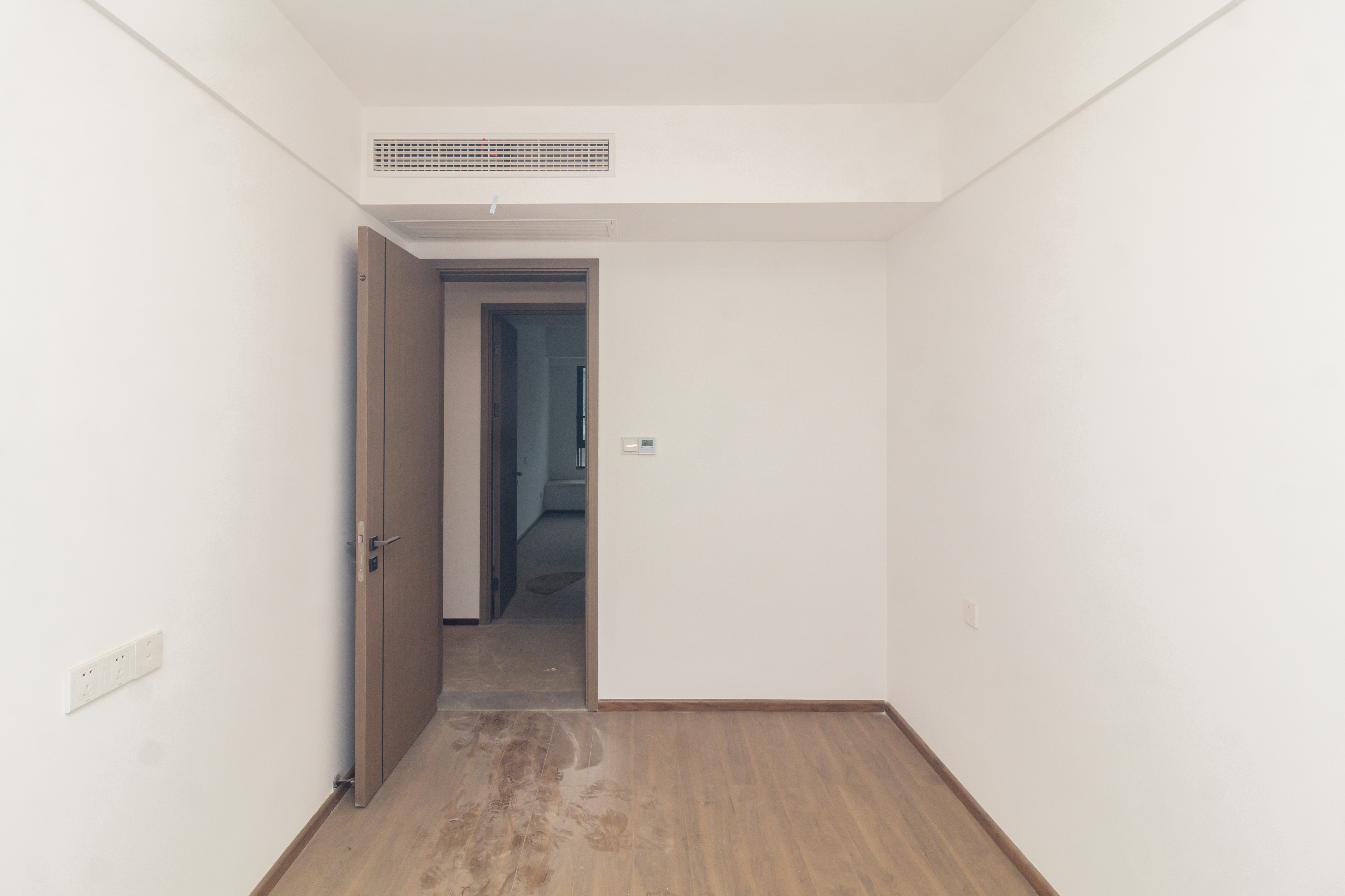 金茂建發(fā)觀悅  4室2廳2衛(wèi)    195.0萬臥室