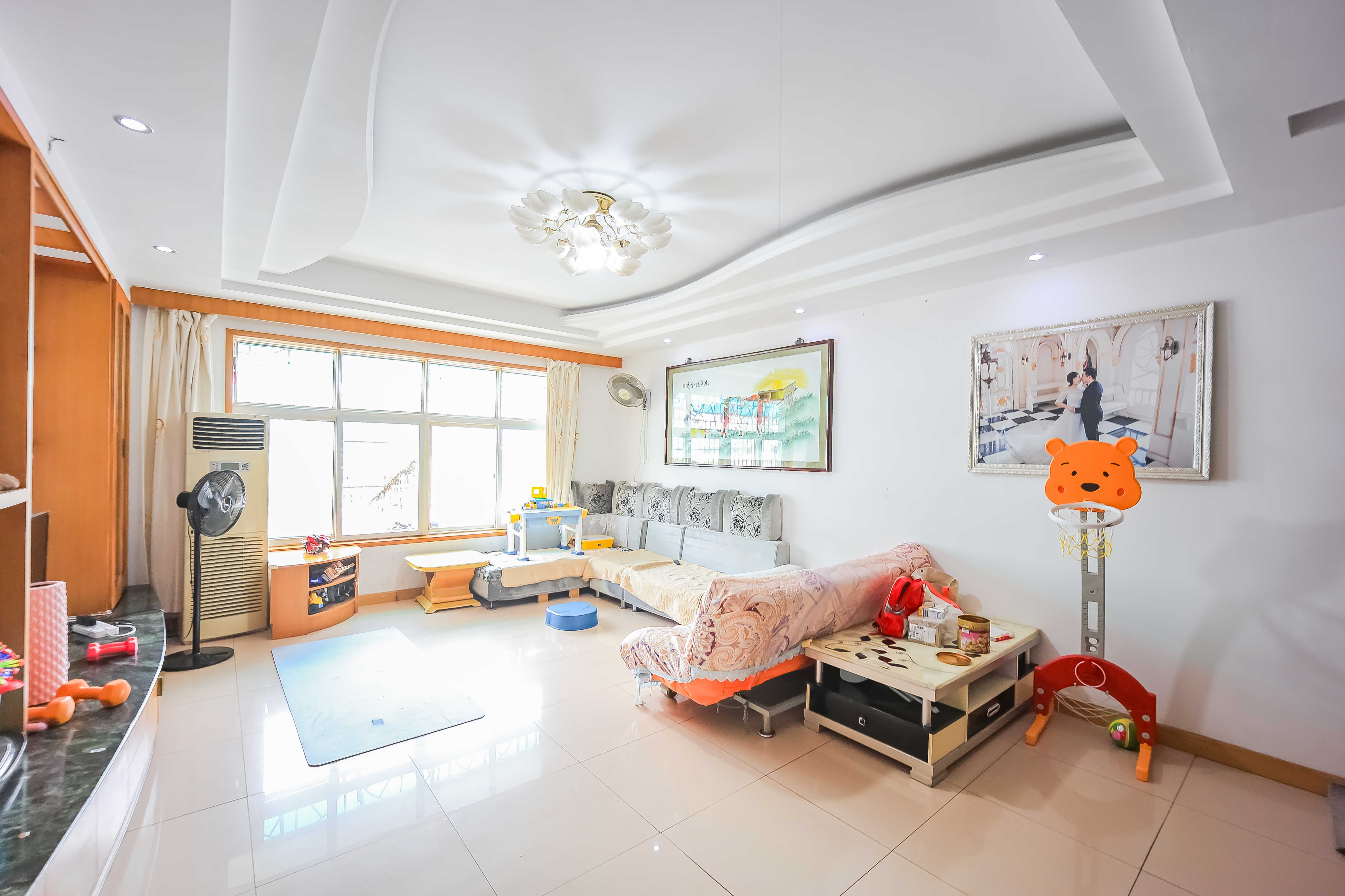 广济苑公寓 4室2厅2卫 125.8万 广济苑公寓 4室2厅2卫 125.8万客厅