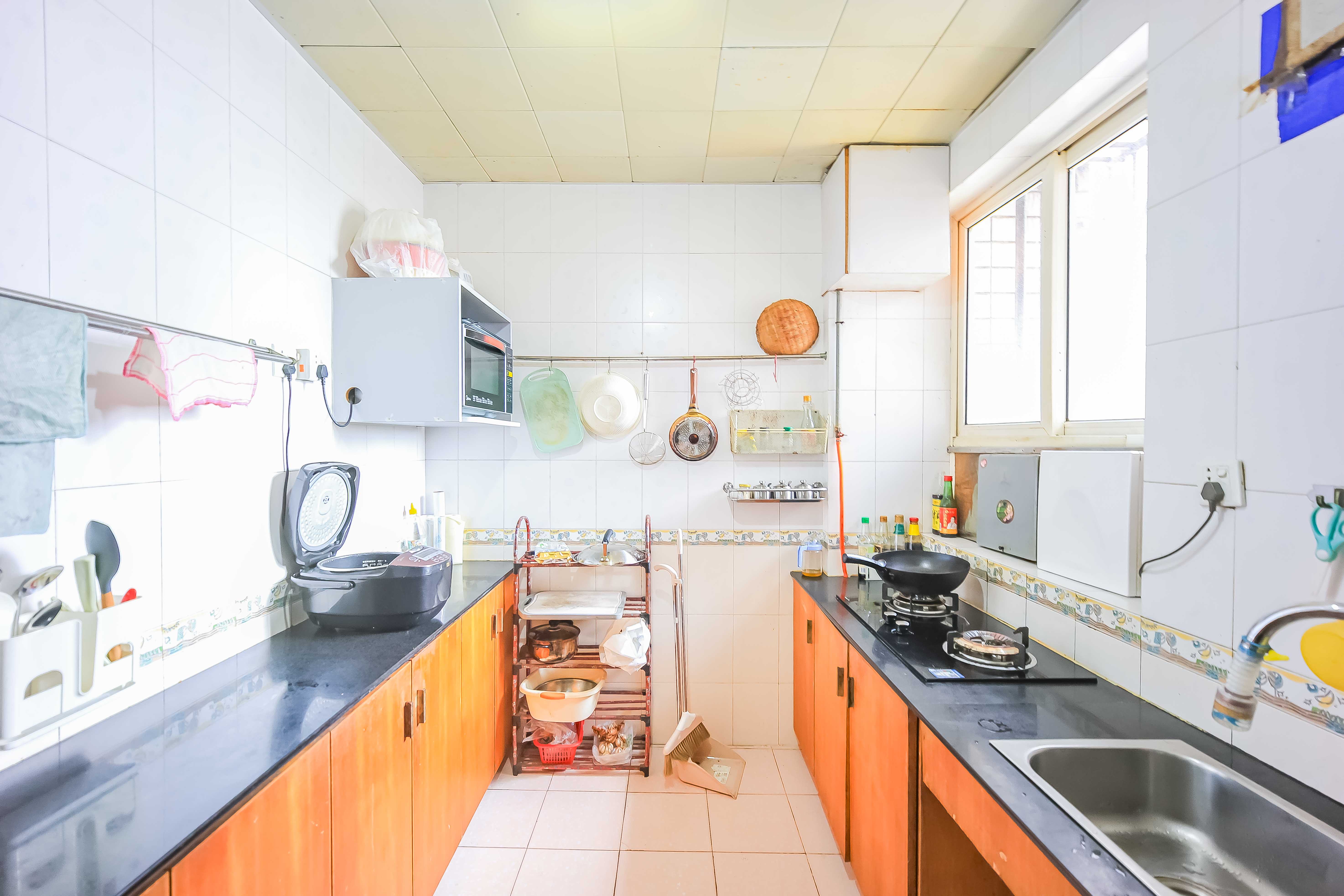 广济苑公寓  4室2厅2卫    125.8万厨房