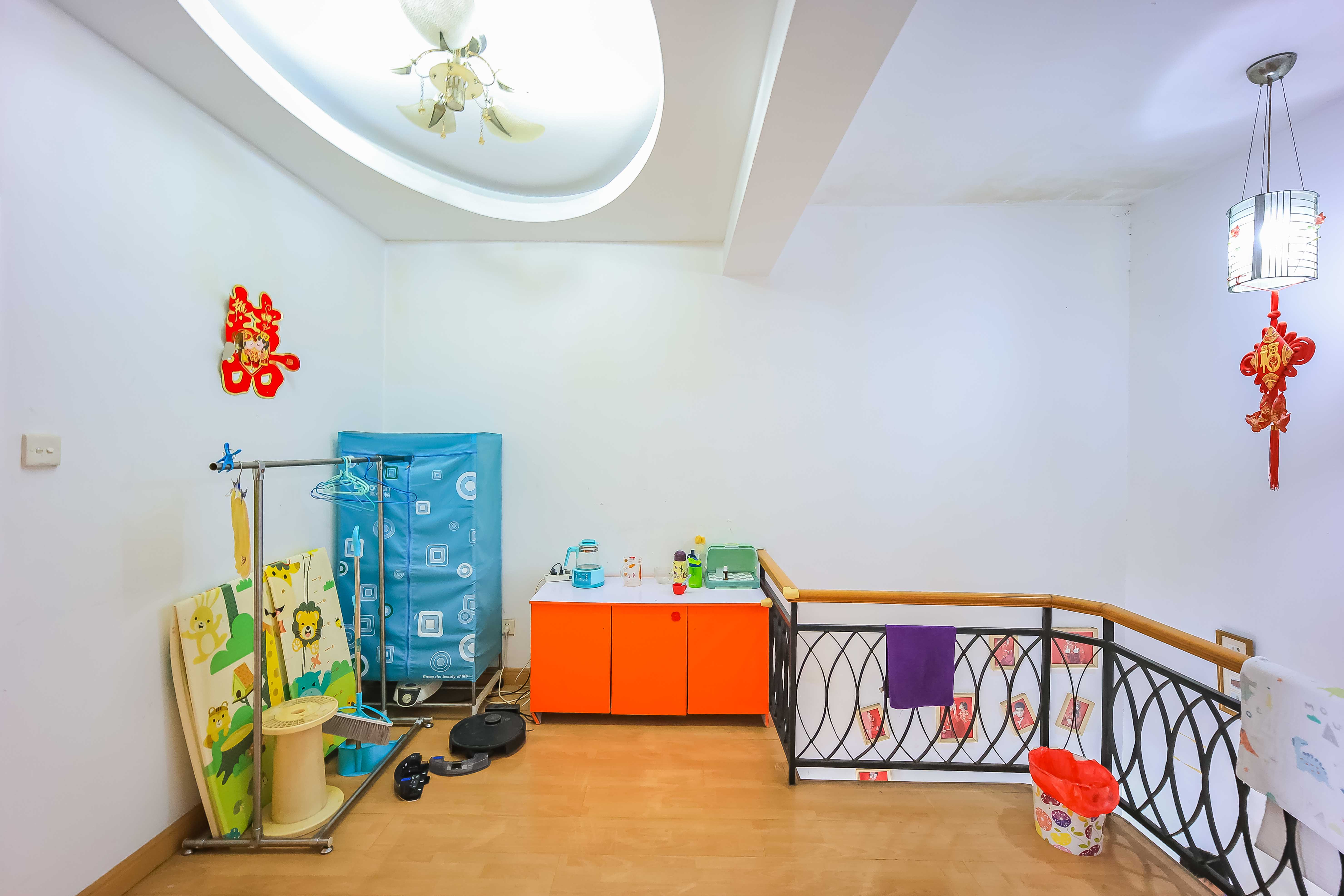 广济苑公寓  4室2厅2卫    125.8万卧室