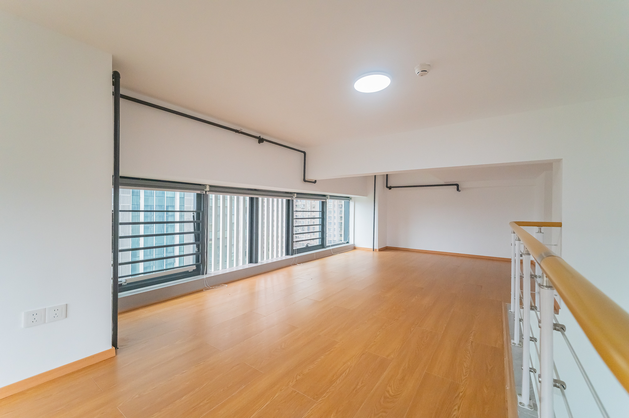 广大商务大厦  2室1厅1卫    55.5万 广大商务大厦  2室1厅1卫    55.5万卧室