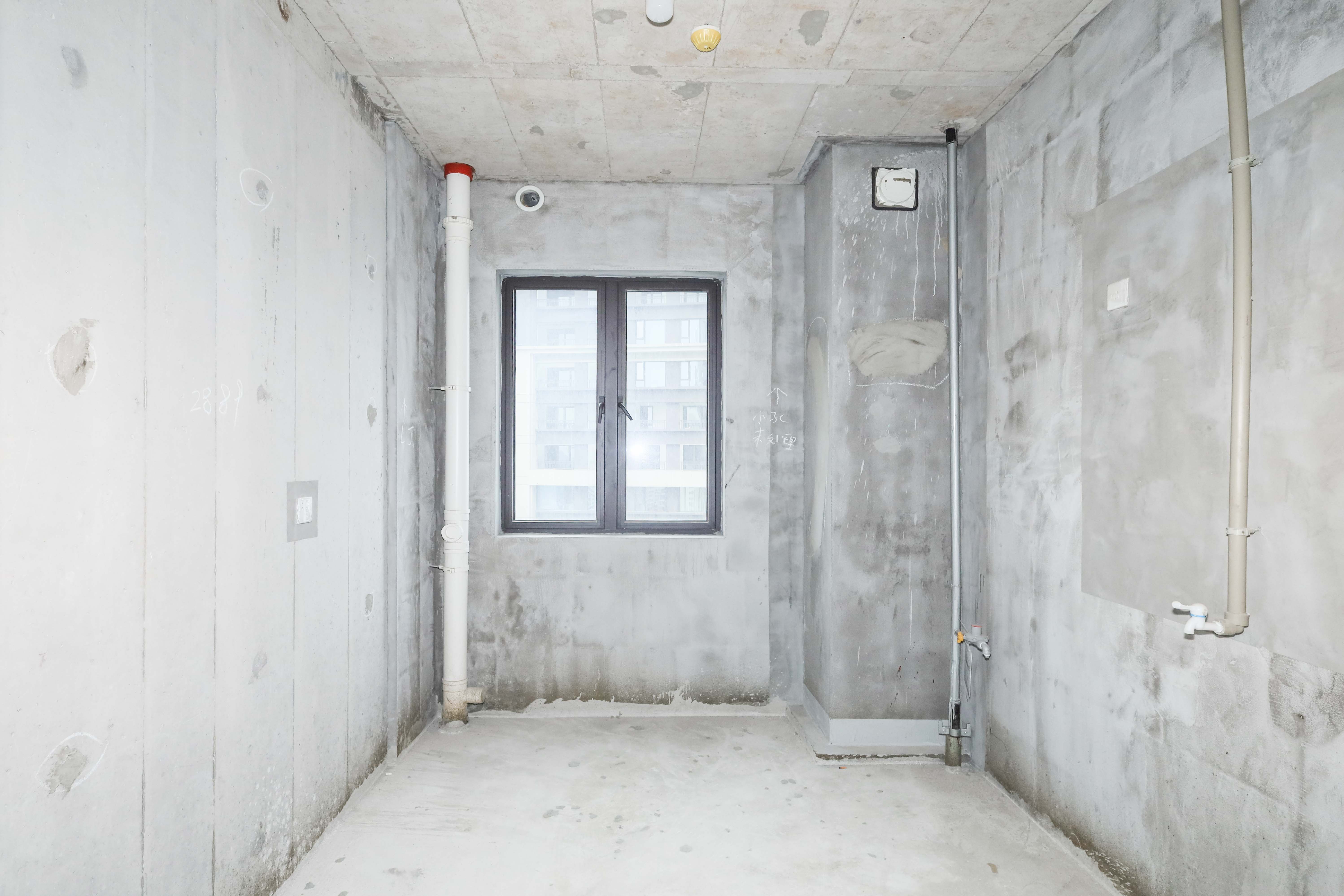 建发央著  4室2厅3卫   278.00万厨房