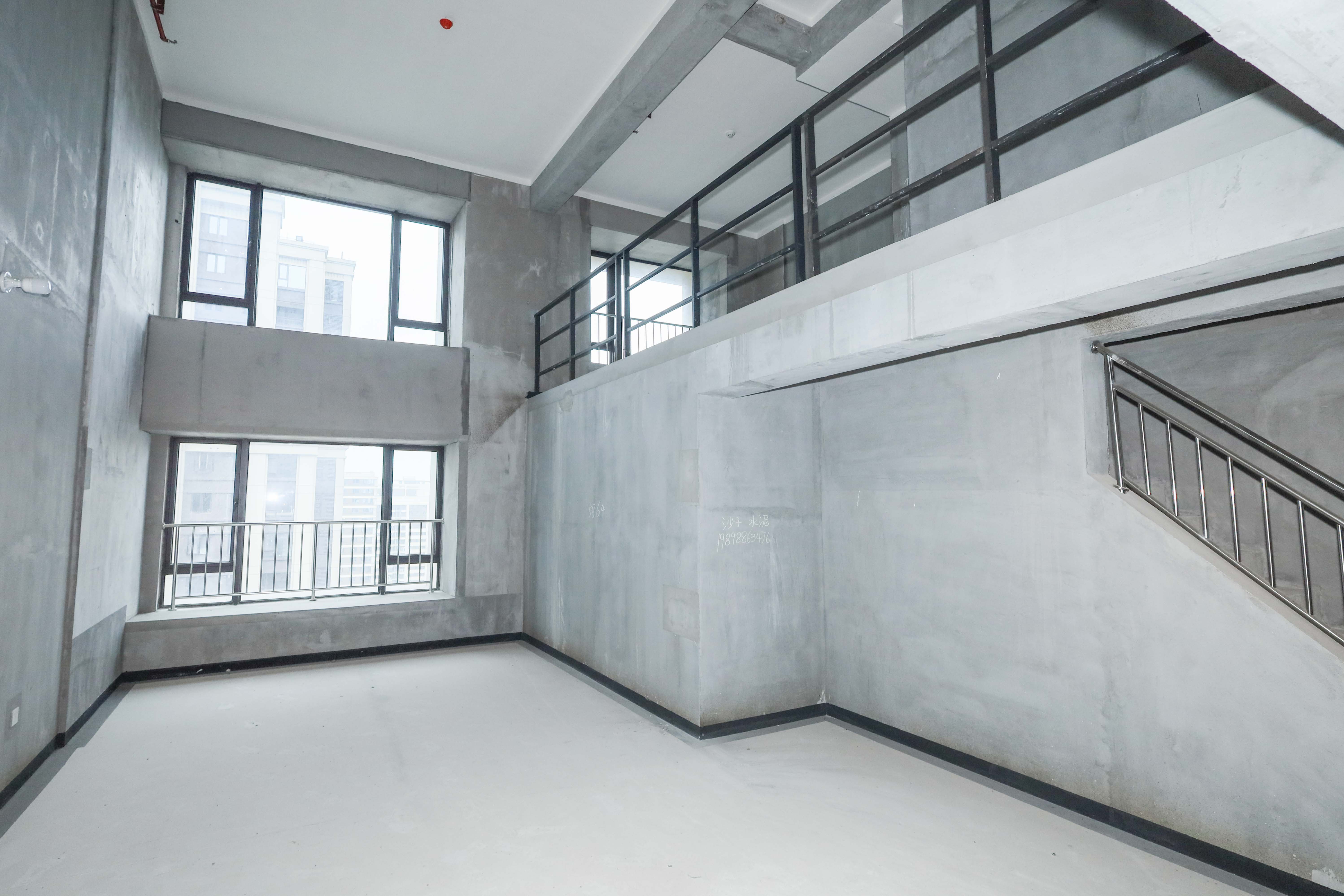 建发央著  4室2厅3卫   278.00万客厅
