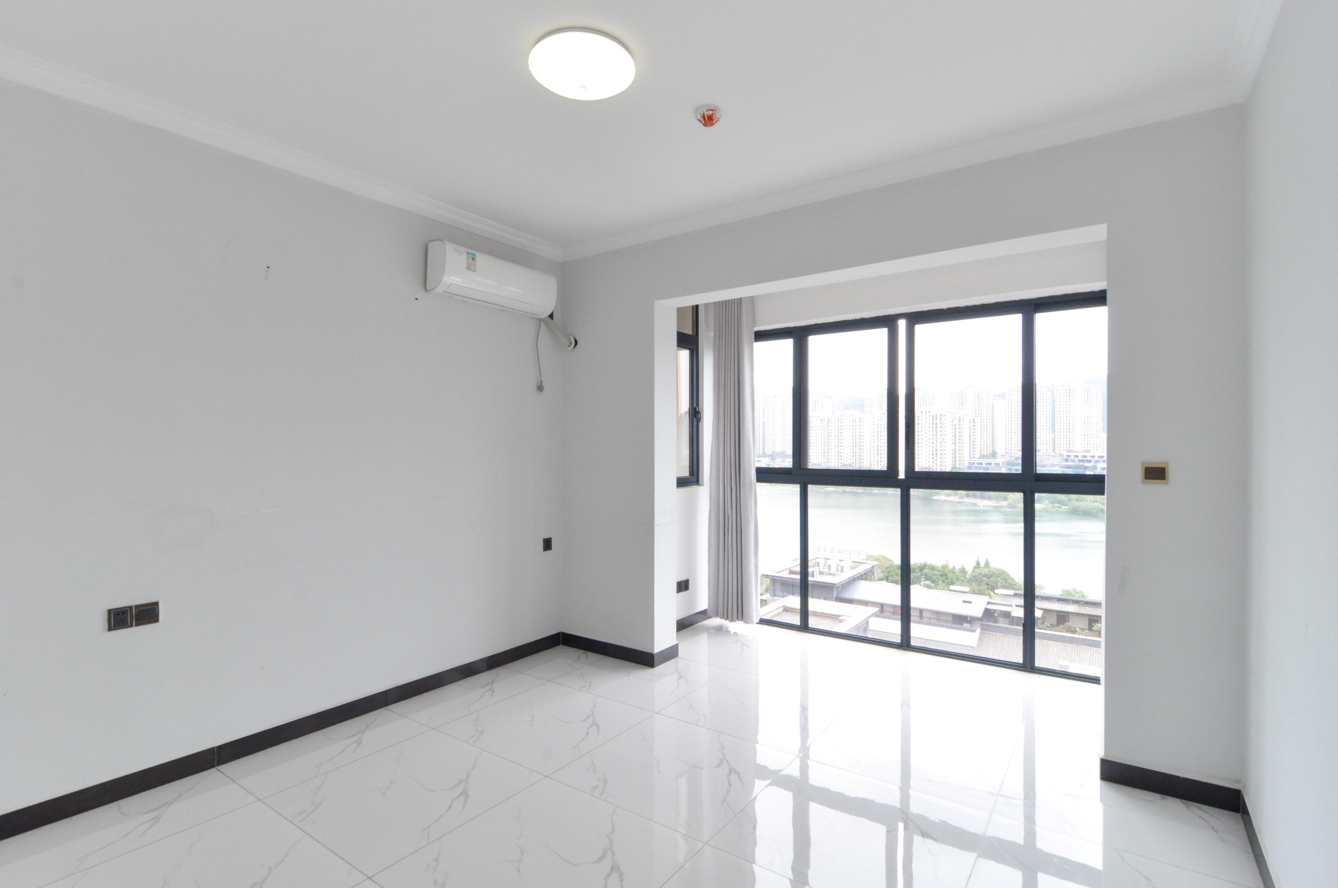中建梅溪湖中心  4室2厅3卫   338.00万其他