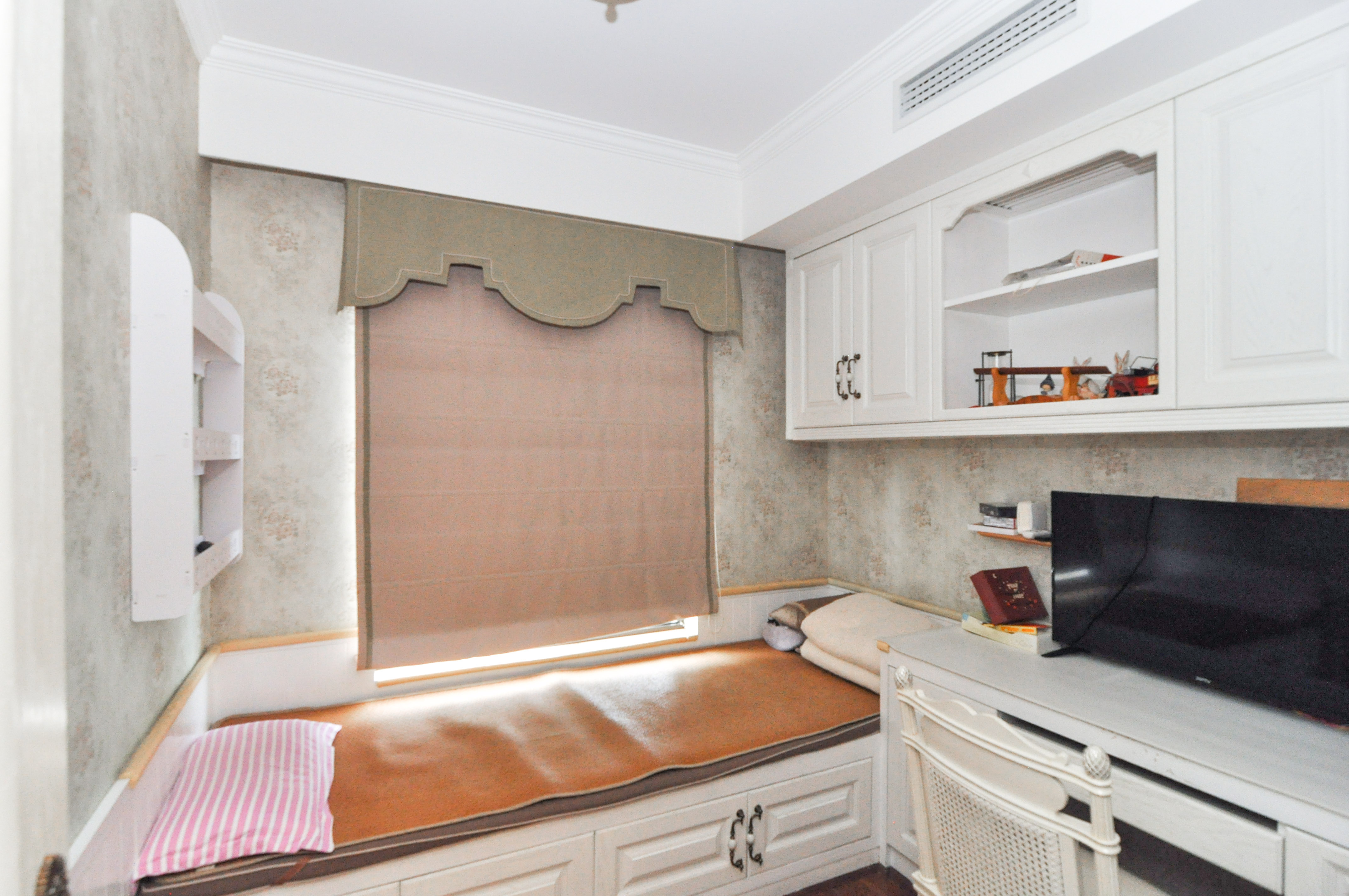 金茂梅溪湖 4室2厅2卫 228.0万 金茂梅溪湖 4室2厅2卫 228.0万卧室