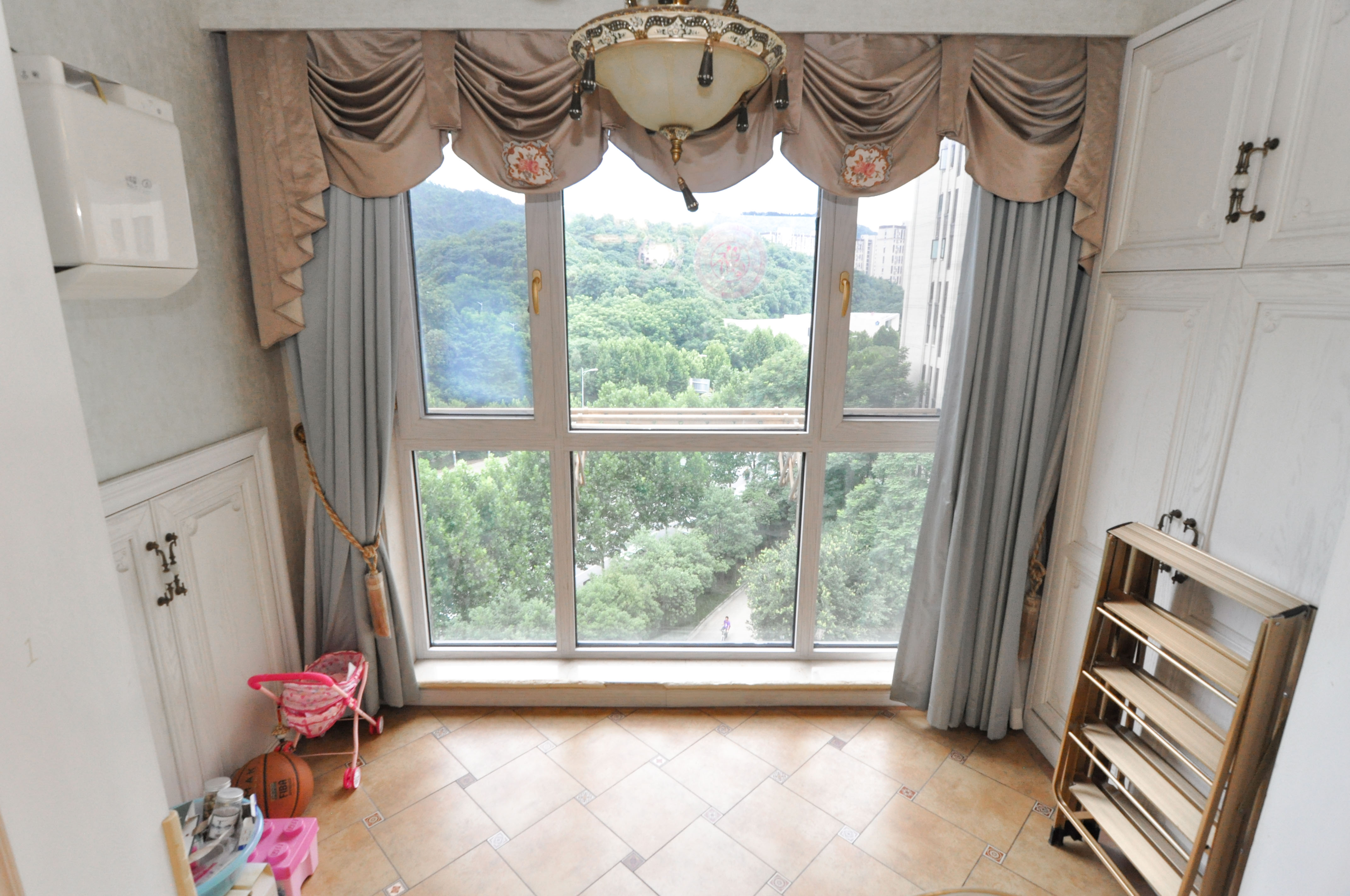 金茂梅溪湖 4室2厅2卫 228.0万 金茂梅溪湖 4室2厅2卫 228.0万卧室