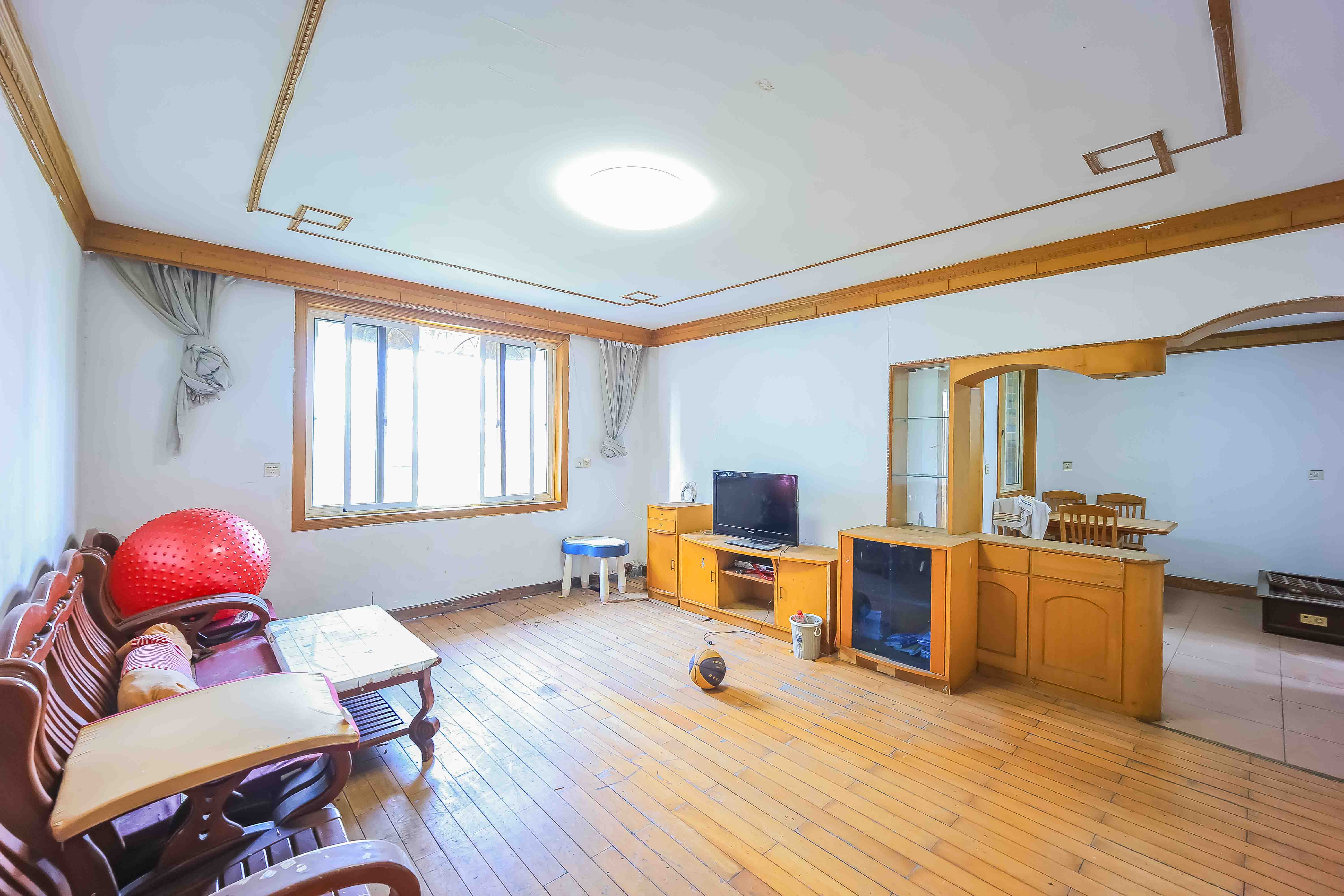 省林勘院  3室2厅1卫   95.00万客厅