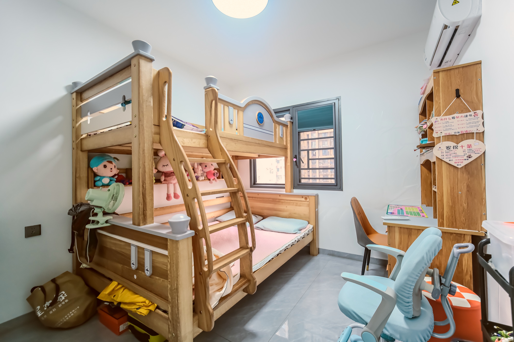 荣盛花语城 3室2厅1卫 95.0万 荣盛花语城 3室2厅1卫 95.0万卧室