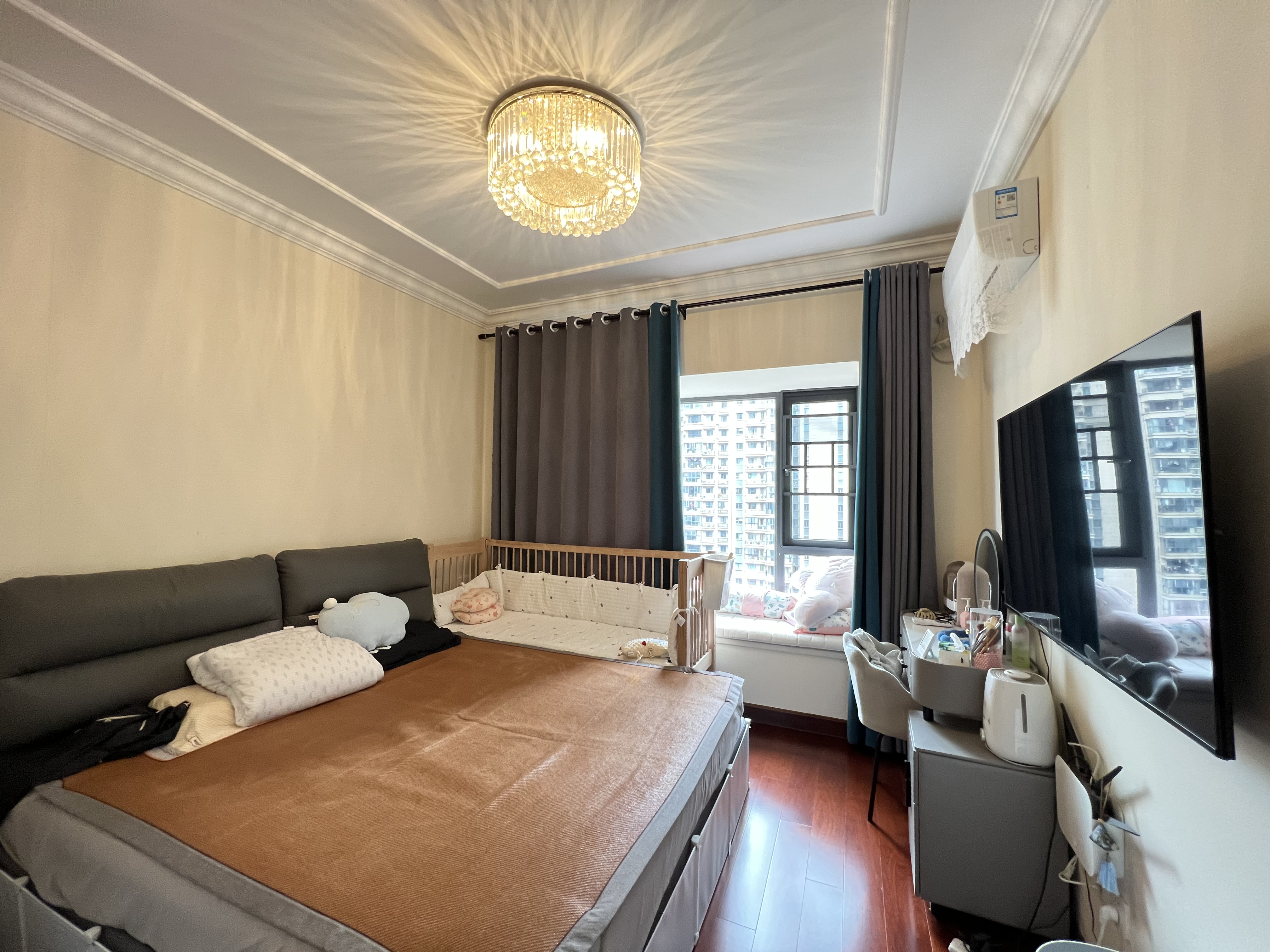 恒大华府  3室2厅2卫    80.0万 恒大华府  3室2厅2卫    80.0万室内图