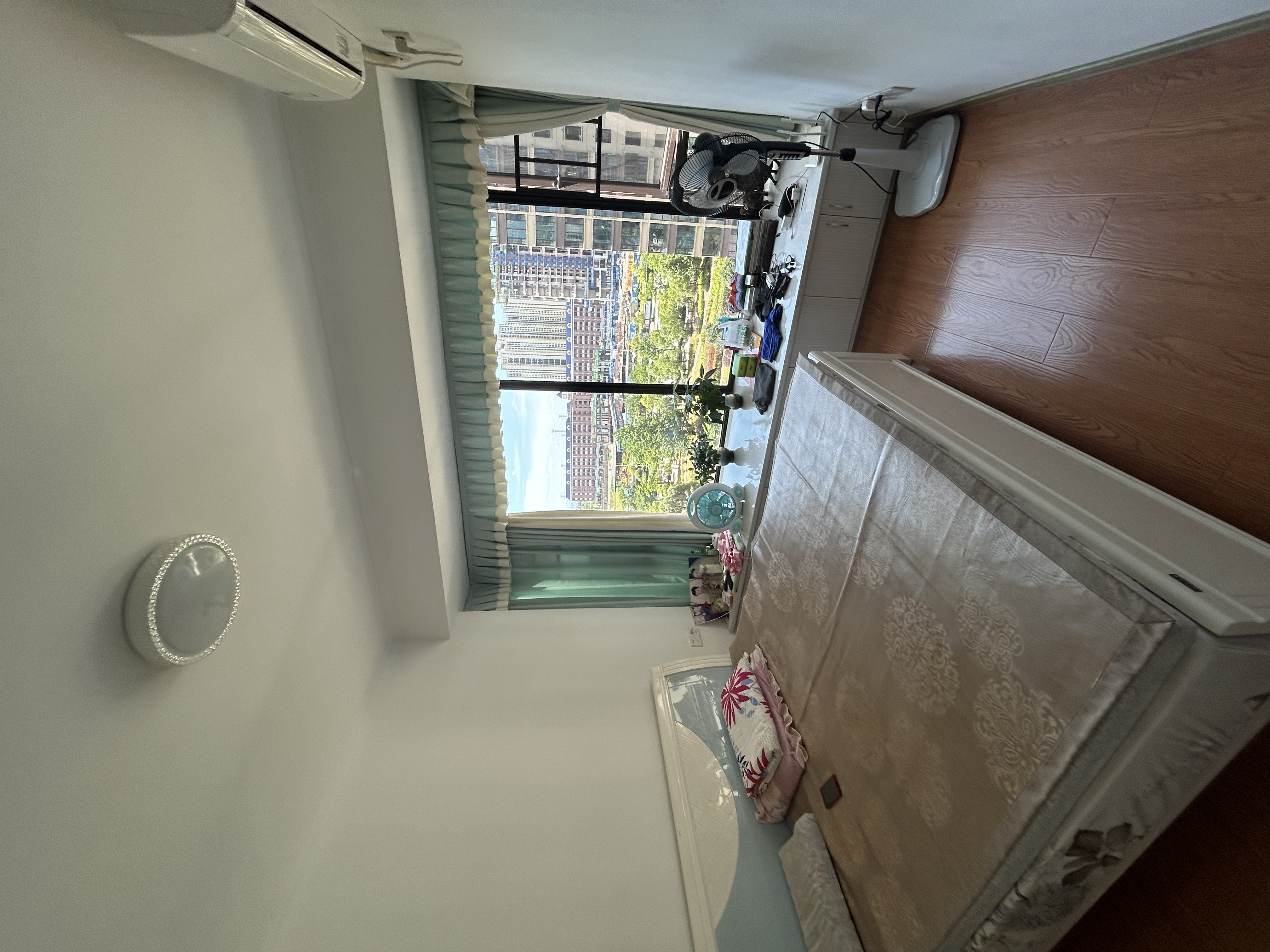 金轮翡翠名园 4室2厅2卫 82.0万 金轮翡翠名园 4室2厅2卫 82.0万室内图