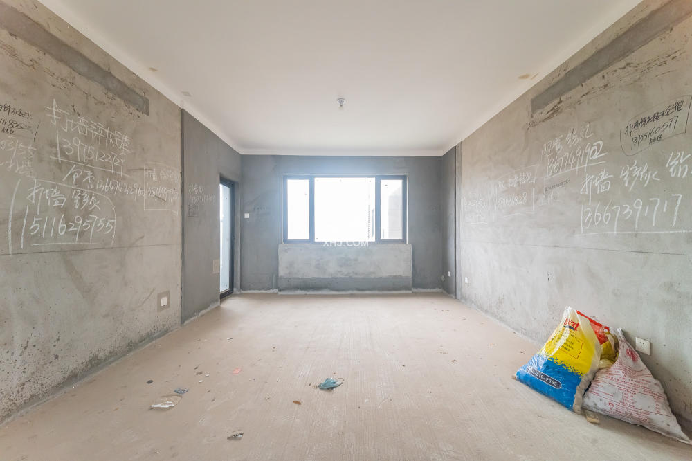 星湖湾二期高层  4室2厅2卫    89.88万