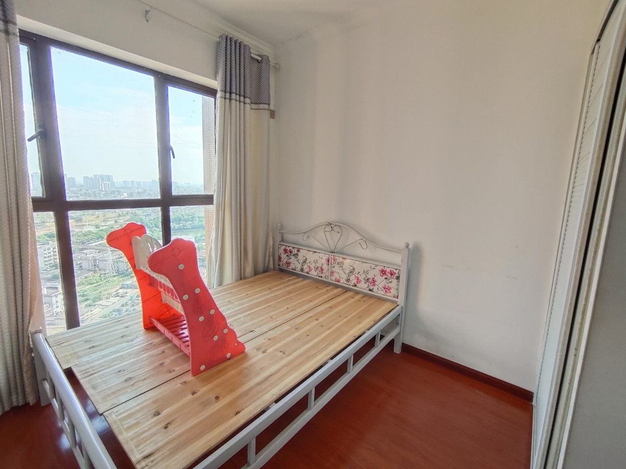 凯旋名门人民中路1006号 3室2厅2卫 55.0万 凯旋名门人民中路1006号 3室2厅2卫 55.0万室内图