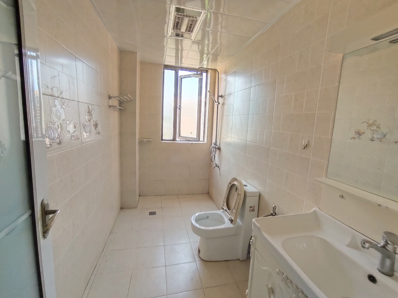 凯旋名门人民中路1006号 3室2厅2卫 55.0万 凯旋名门人民中路1006号 3室2厅2卫 55.0万室内图