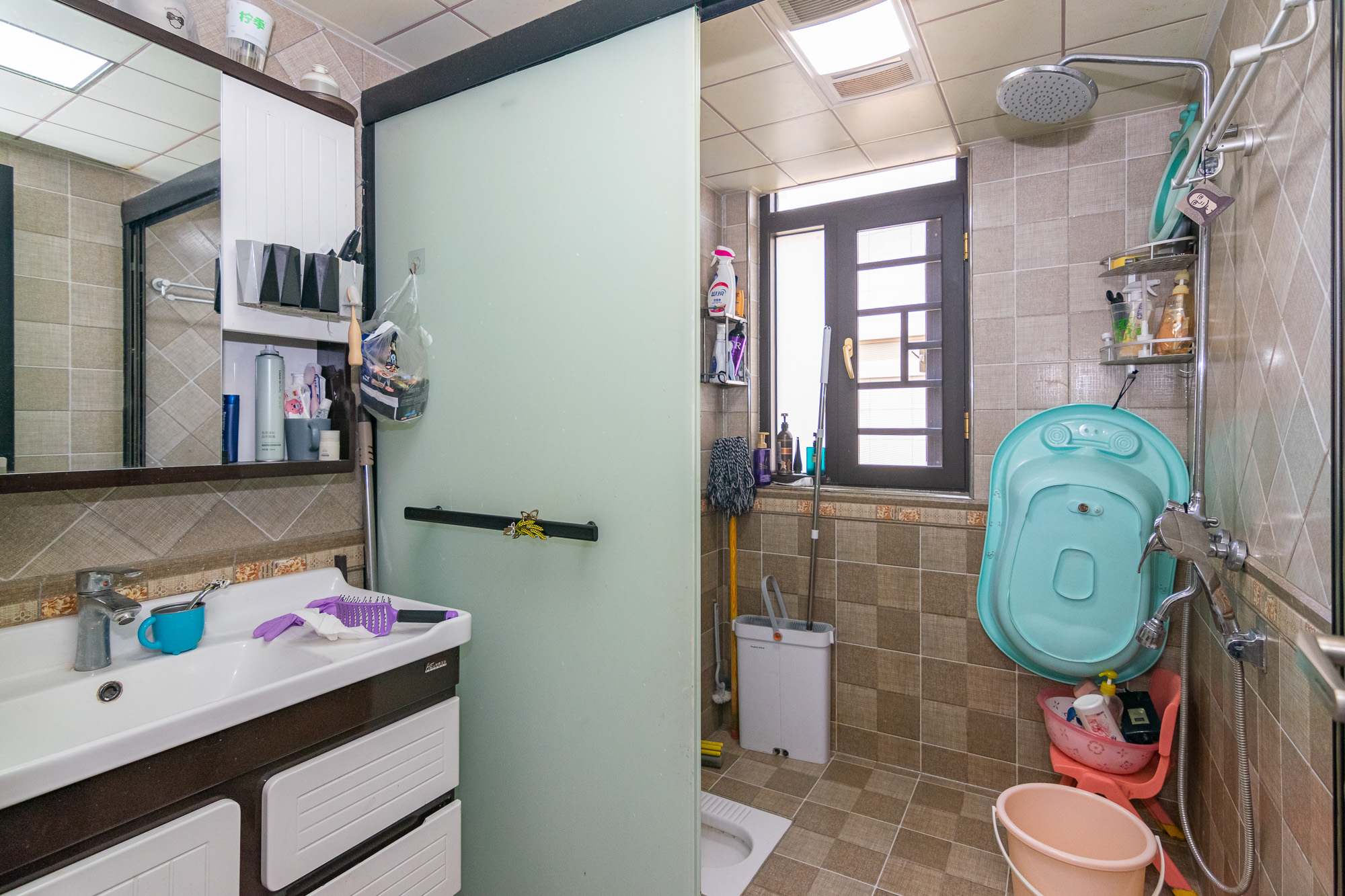 荣盛岳麓峰景 4室2厅2卫 105.0万 荣盛岳麓峰景 4室2厅2卫 105.0万卫生间