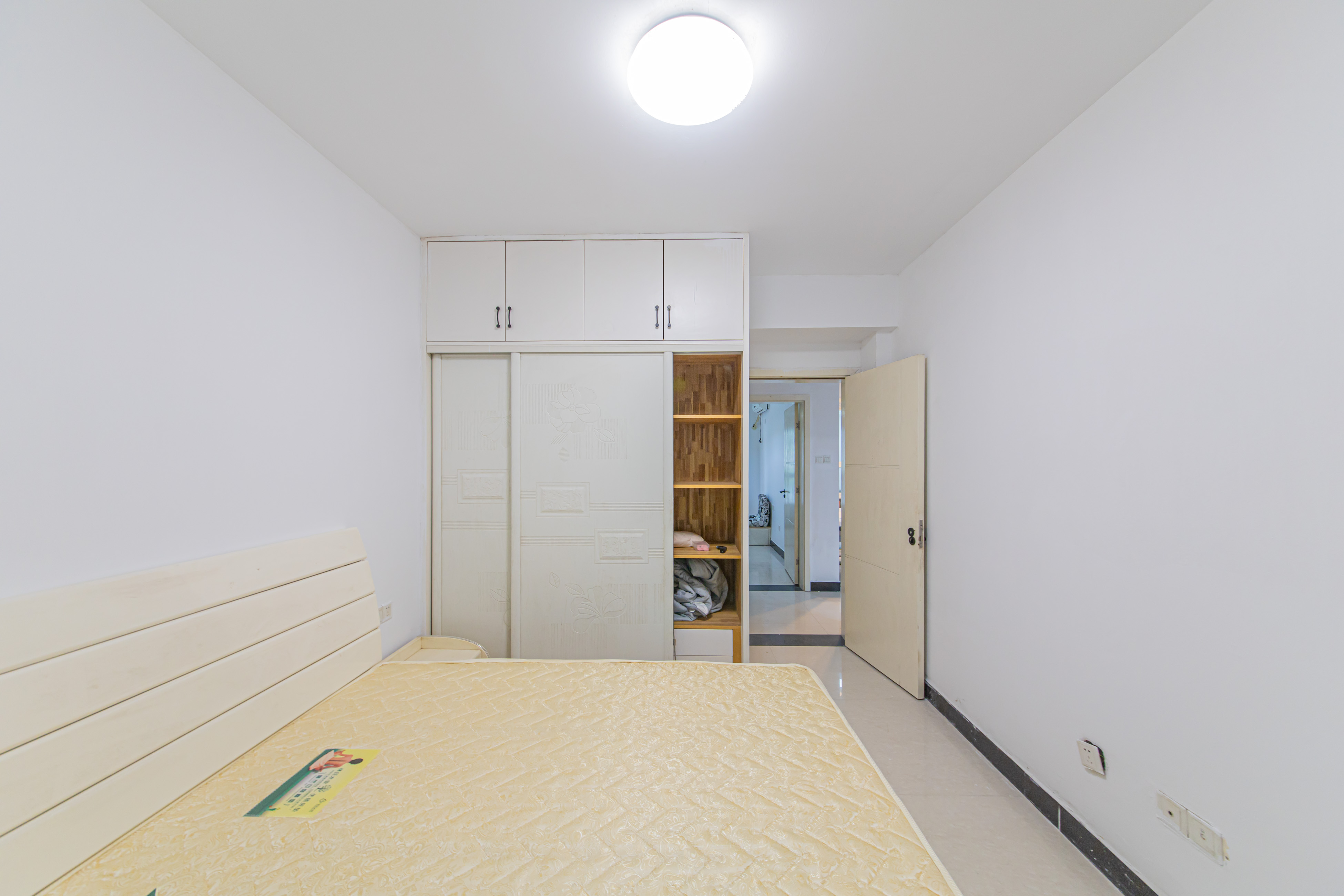 华天苑  3室2厅1卫   85.00万卧室