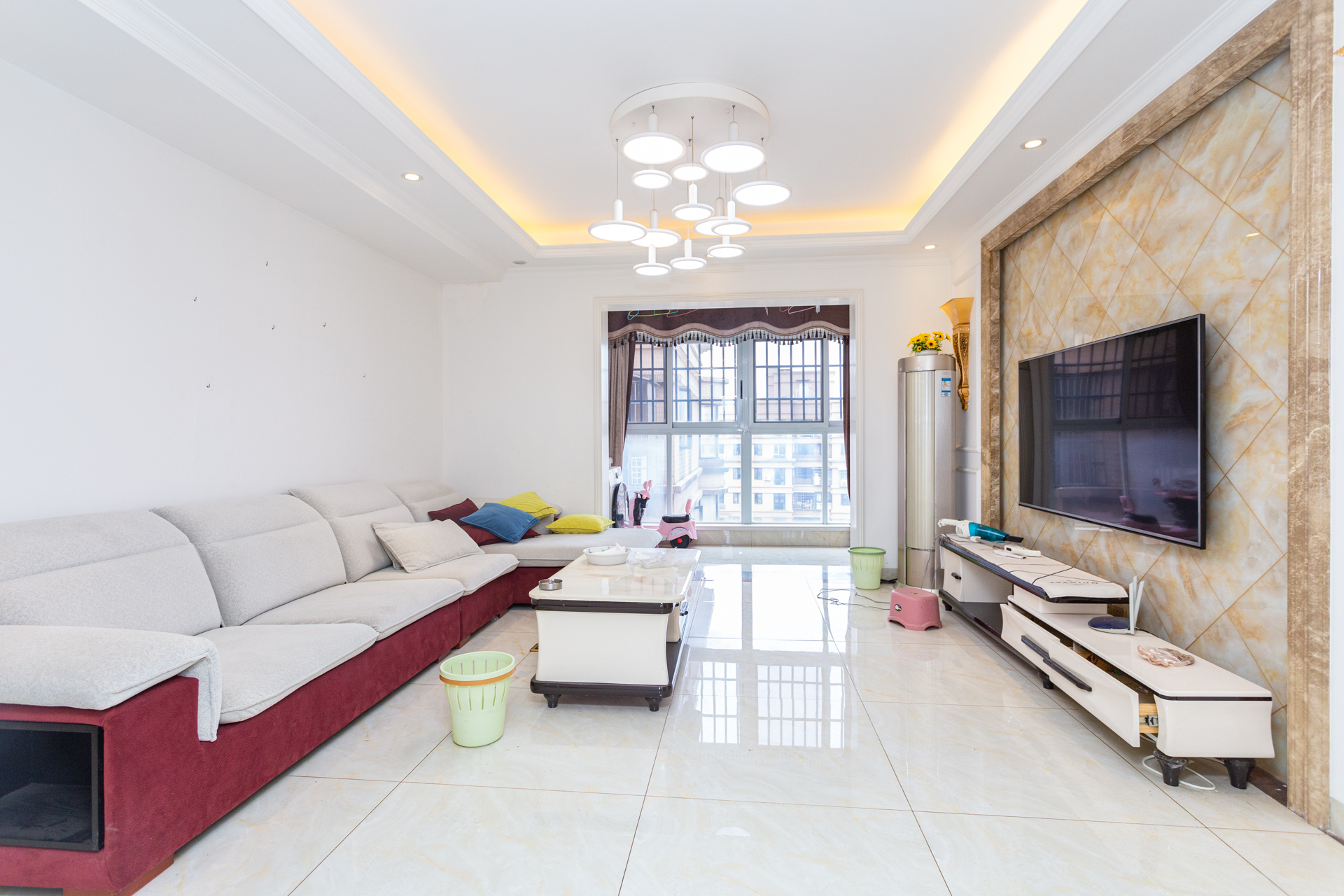 润和之悦(金泽园) 3室2厅2卫 100.0万 润和之悦(金泽园) 3室2厅2卫 100.0万客厅