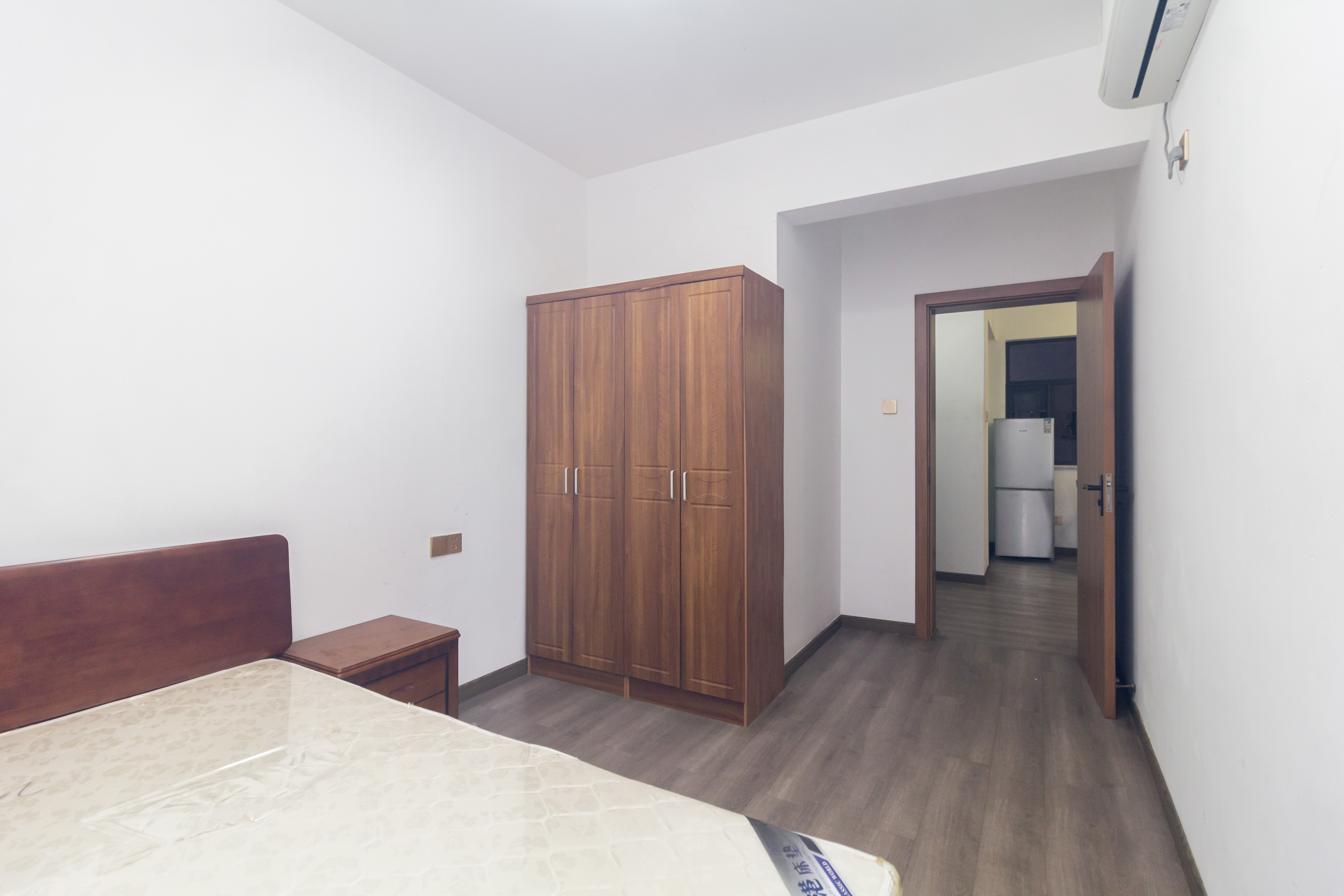 康桥长郡 3室1厅1卫 63.0万 康桥长郡 3室1厅1卫 63.0万卧室