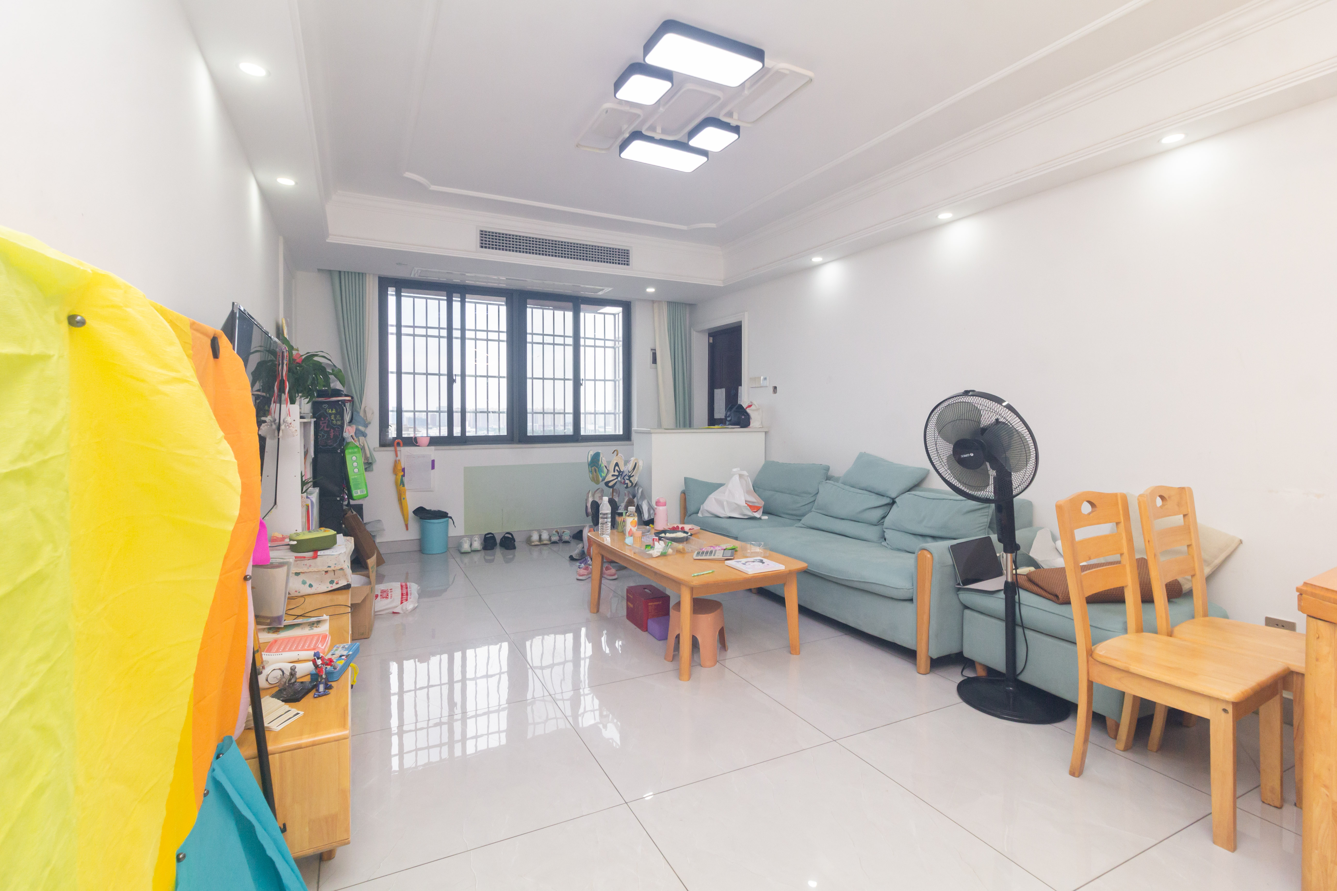 湘楚华庭 3室2厅1卫 72.8万 湘楚华庭 3室2厅1卫 72.8万客厅