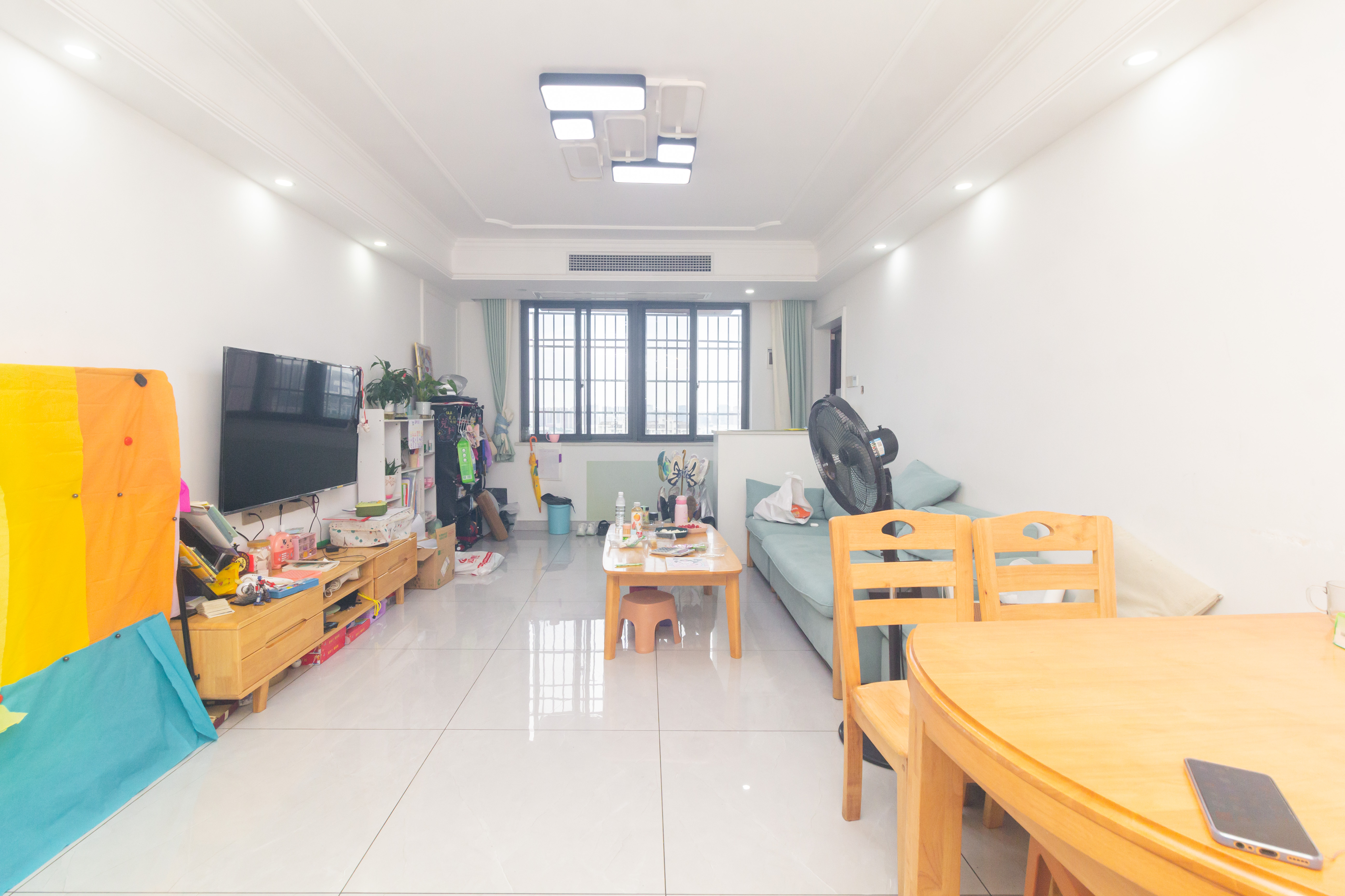 湘楚华庭 3室2厅1卫 72.8万 湘楚华庭 3室2厅1卫 72.8万客厅