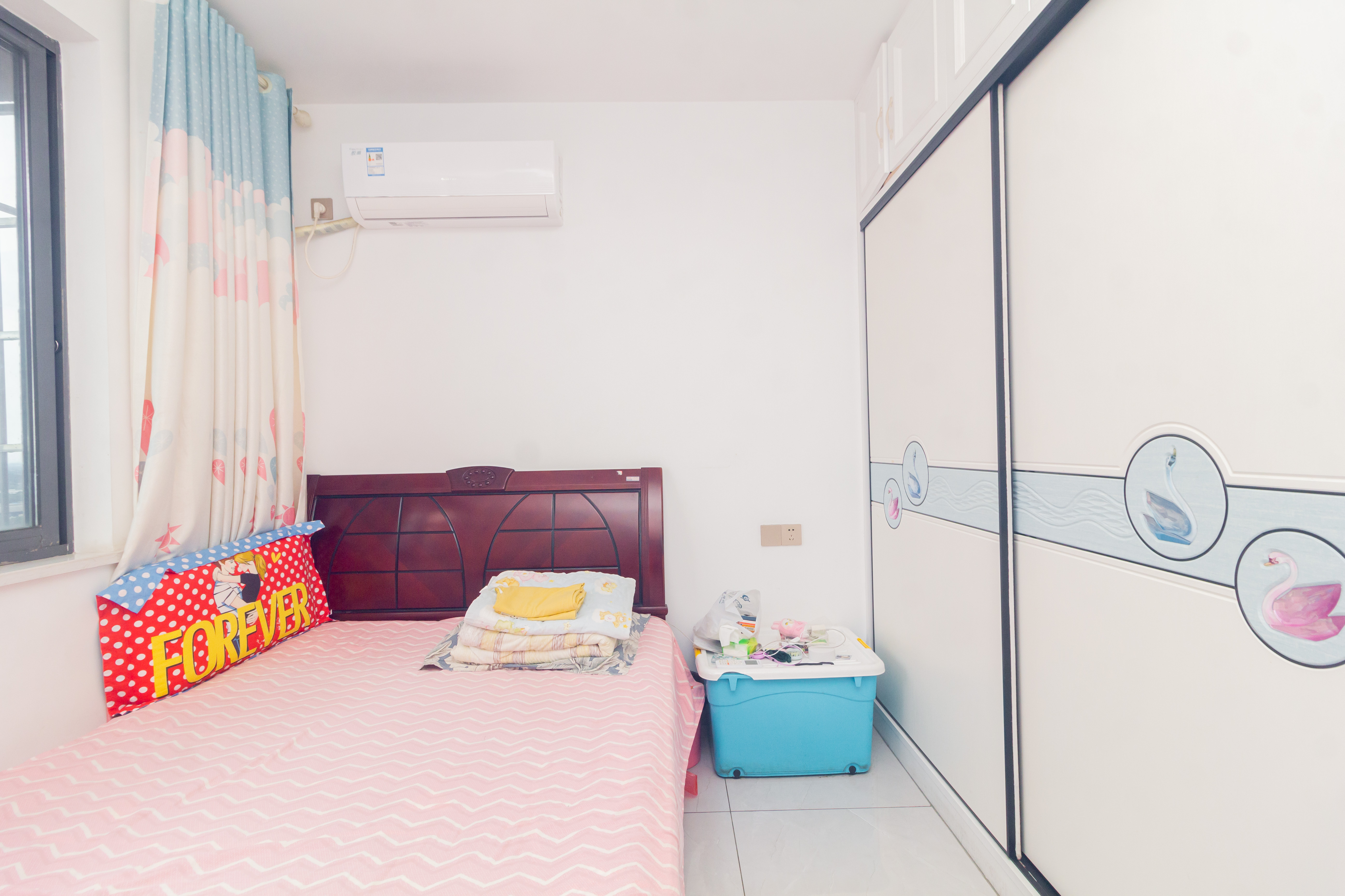 湘楚华庭 3室2厅1卫 72.8万 湘楚华庭 3室2厅1卫 72.8万卧室