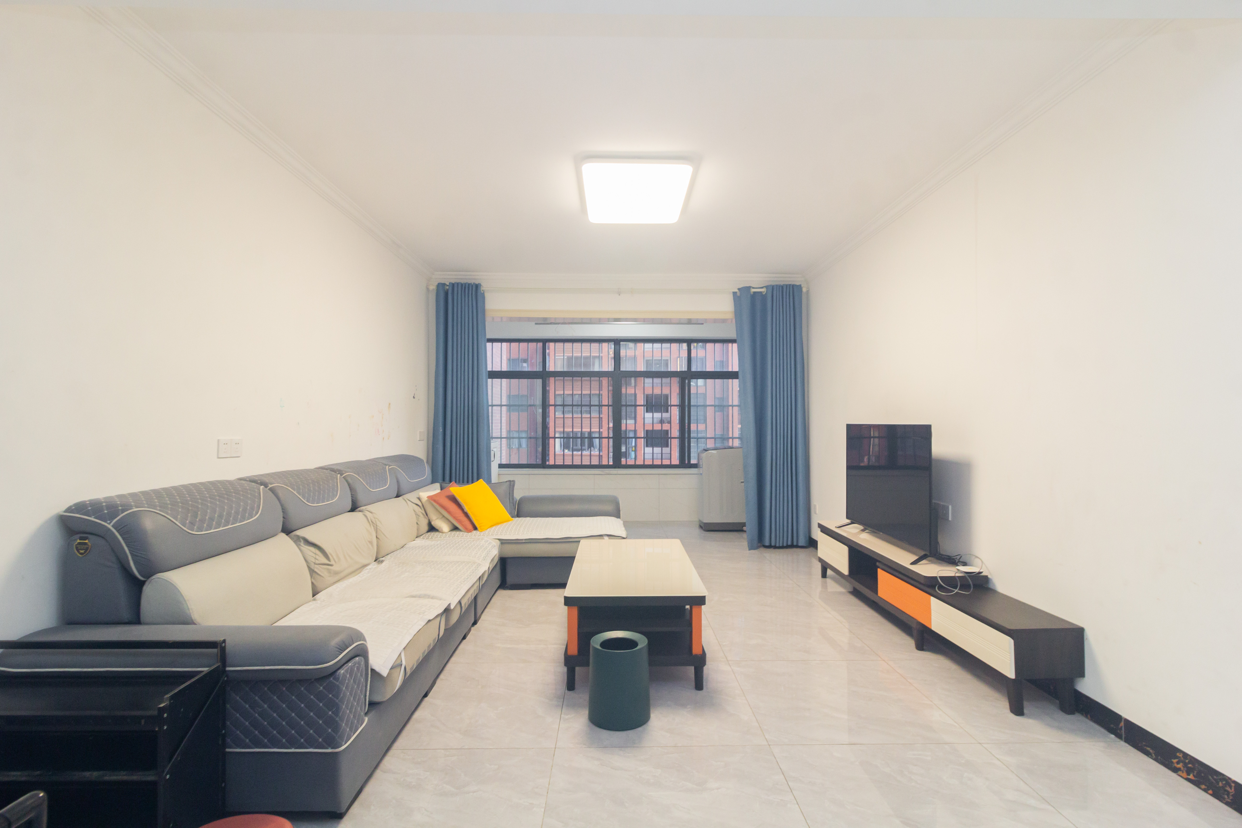 辉宏橄榄城 4室2厅2卫 88.8万 辉宏橄榄城 4室2厅2卫 88.8万客厅