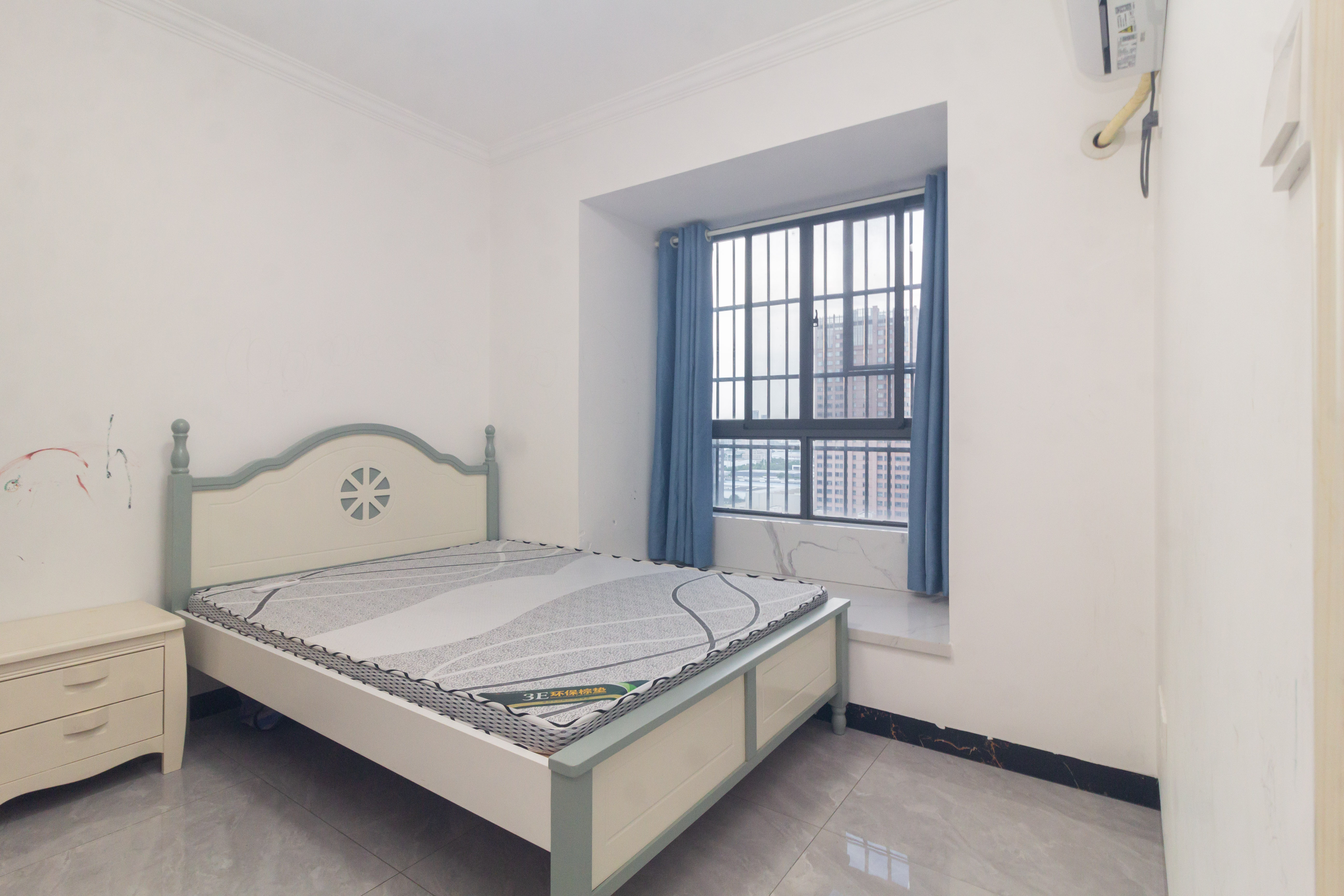 辉宏橄榄城 4室2厅2卫 88.8万 辉宏橄榄城 4室2厅2卫 88.8万卧室