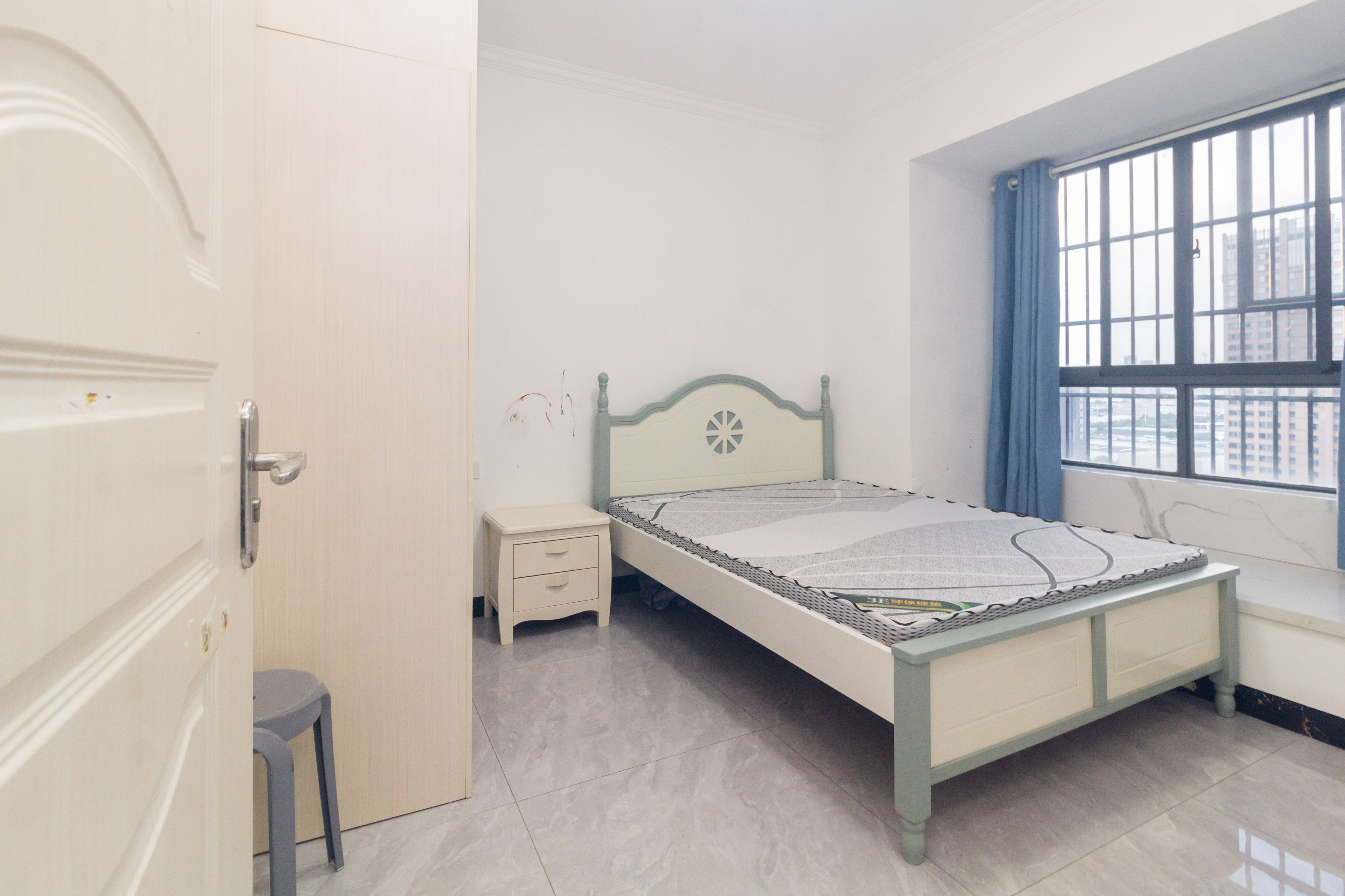 辉宏橄榄城 4室2厅2卫 88.8万 辉宏橄榄城 4室2厅2卫 88.8万卧室