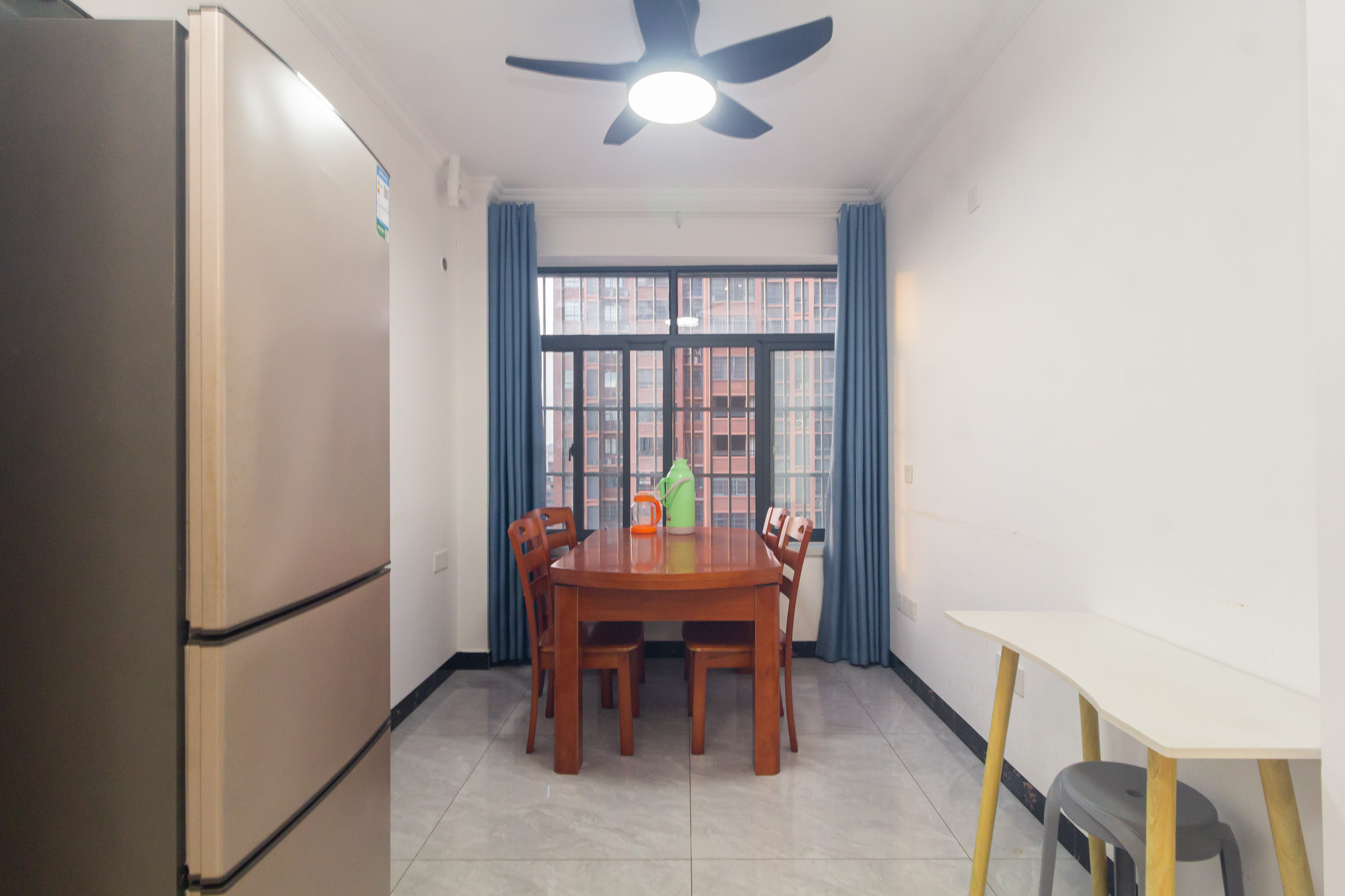 辉宏橄榄城 4室2厅2卫 88.8万 辉宏橄榄城 4室2厅2卫 88.8万客厅