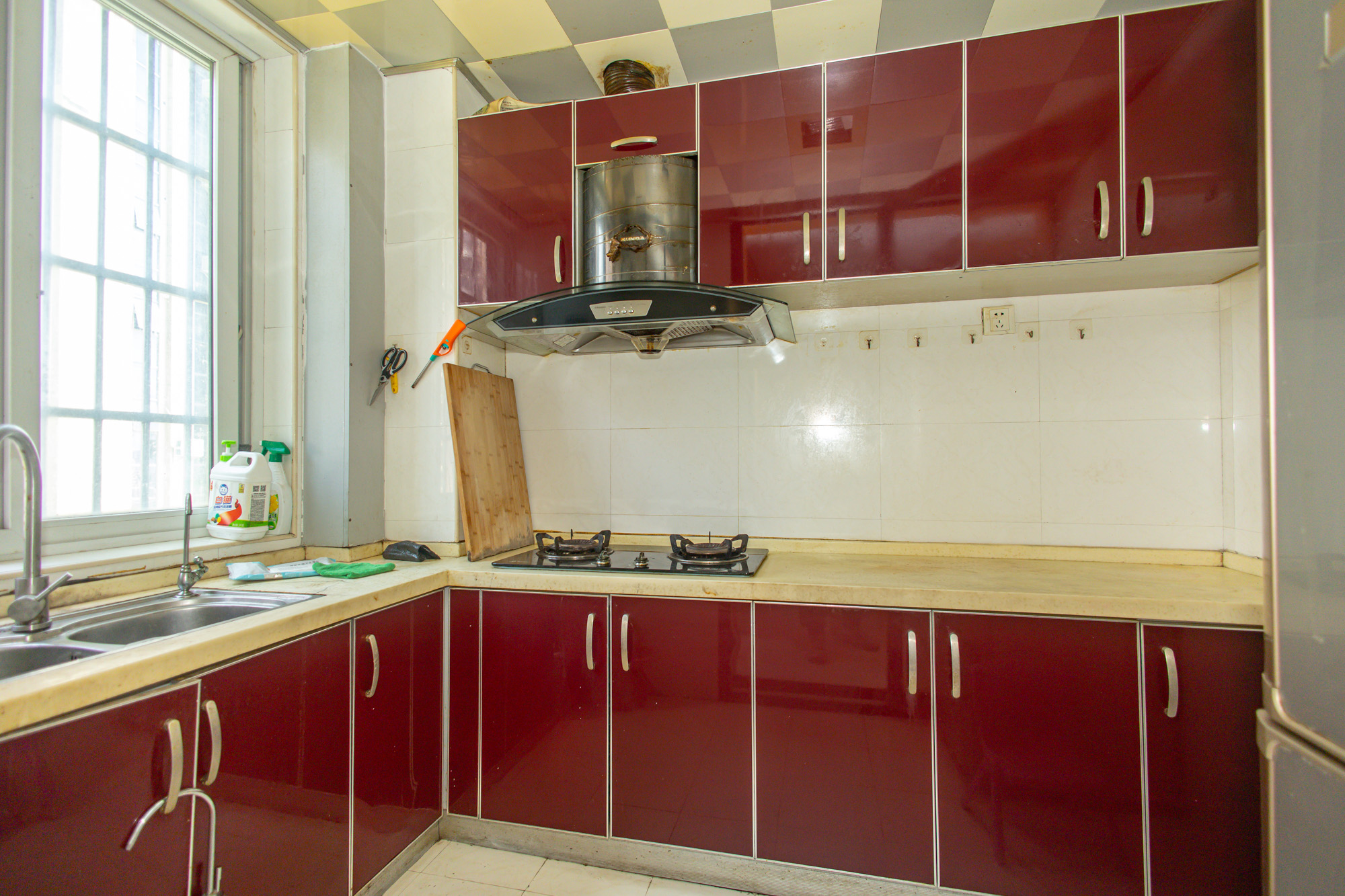 香槟小镇(香槟花苑) 4室2厅1卫 73.8万 香槟小镇(香槟花苑) 4室2厅1卫 73.8万厨房