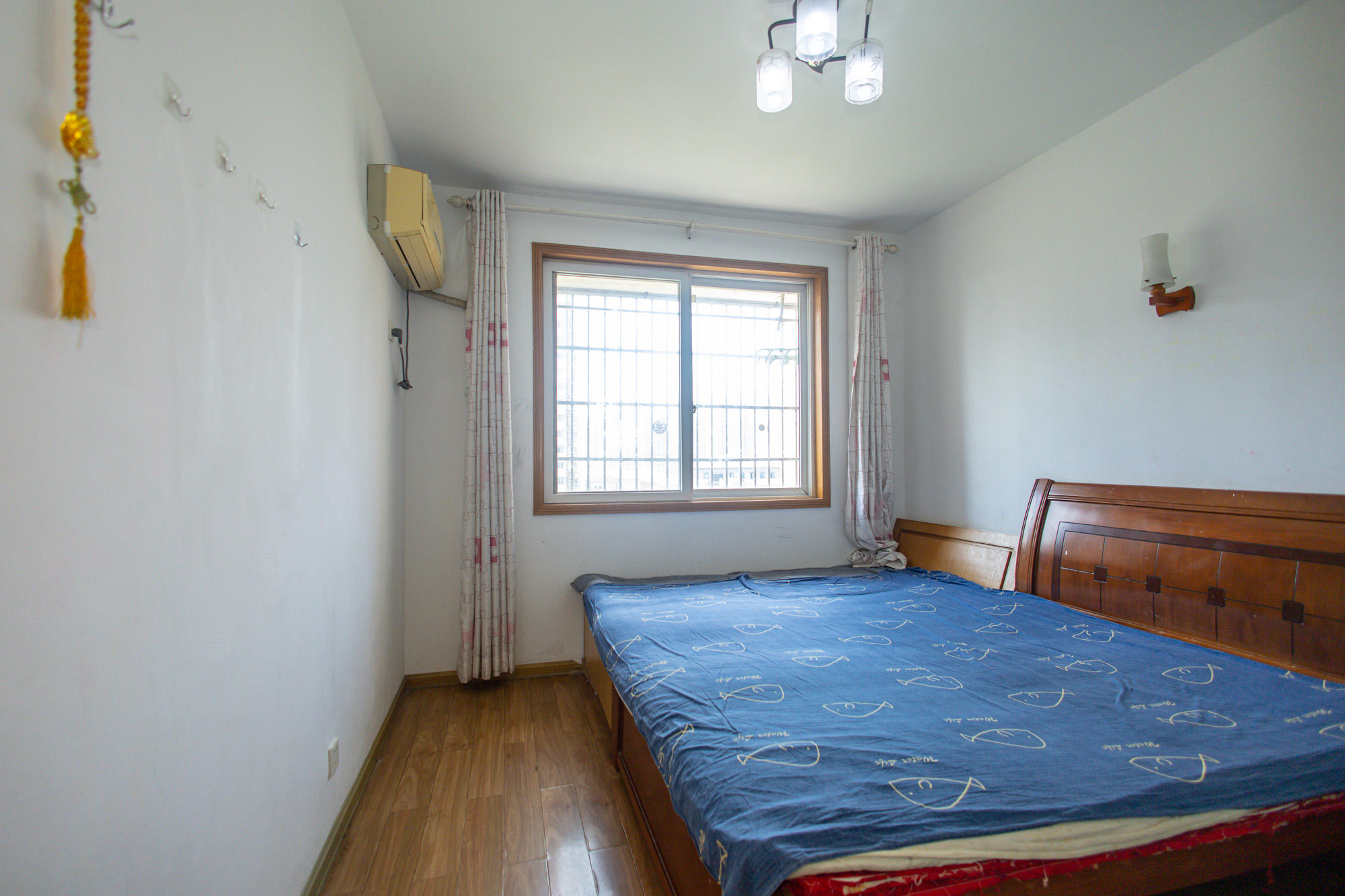 香槟小镇(香槟花苑) 4室2厅1卫 73.8万 香槟小镇(香槟花苑) 4室2厅1卫 73.8万卧室