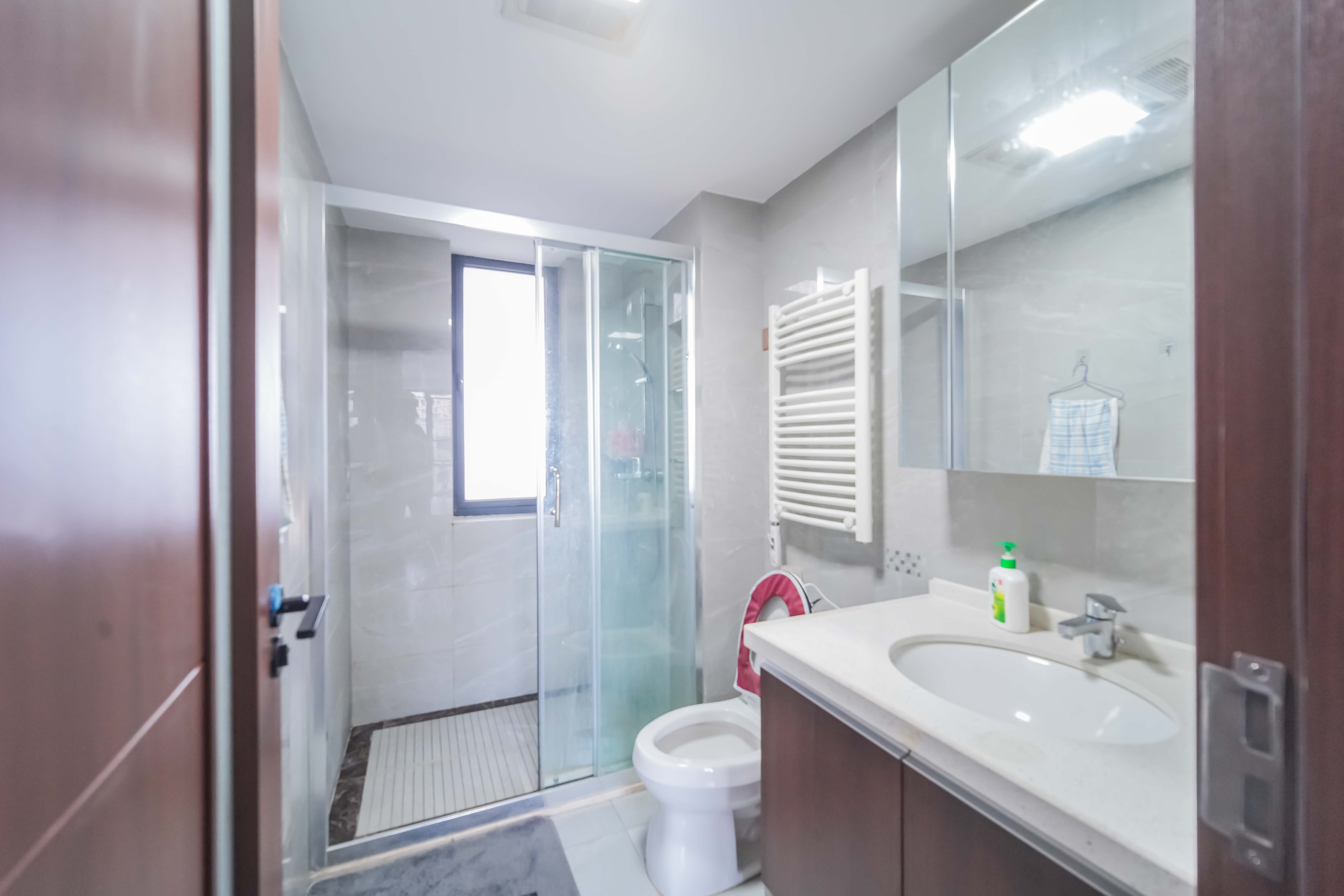 绿地长沙城际空间站（绿地新里佳苑）  3室2厅2卫    144.0万卫生间