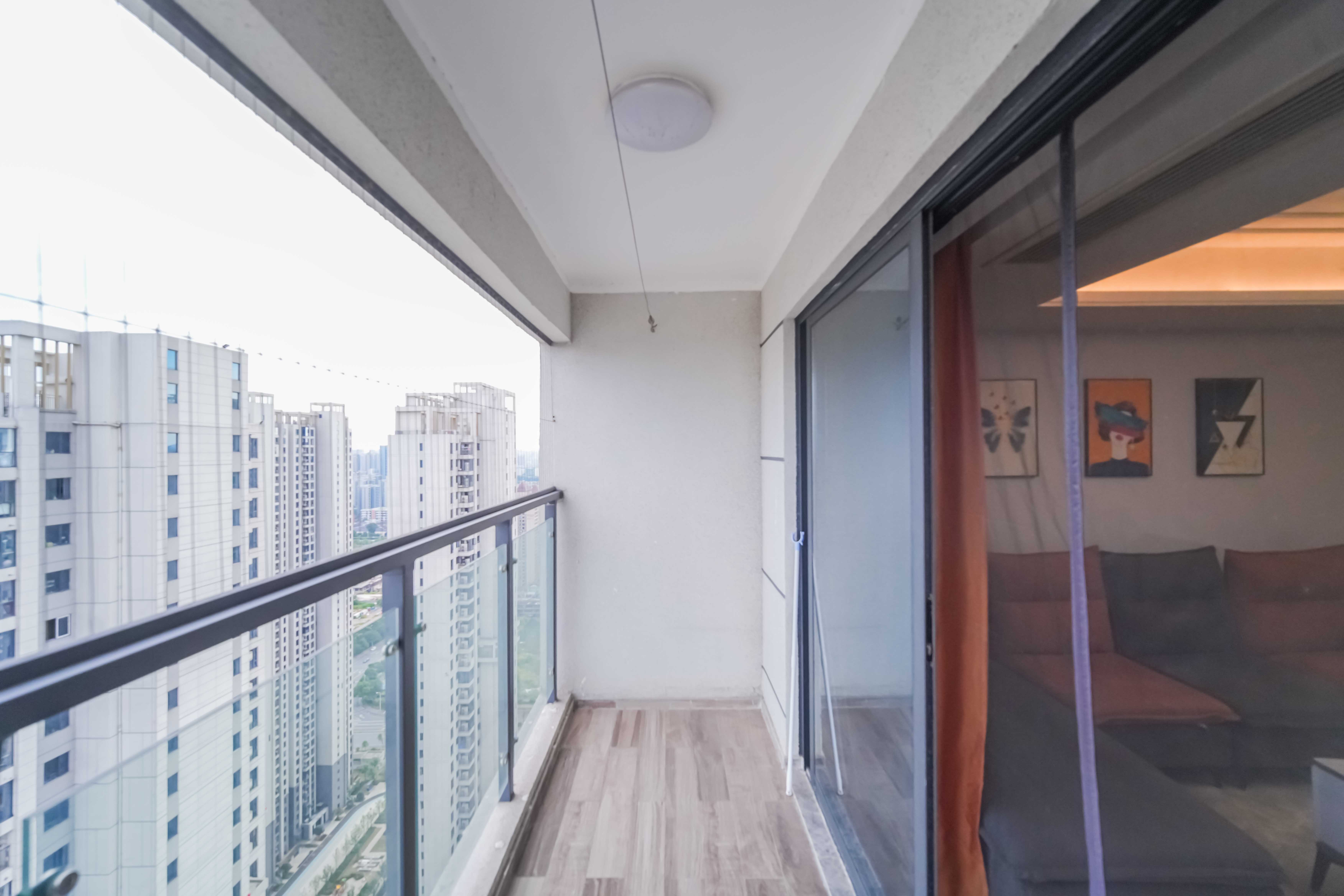 绿地长沙城际空间站（绿地新里佳苑）  3室2厅2卫    144.0万阳台