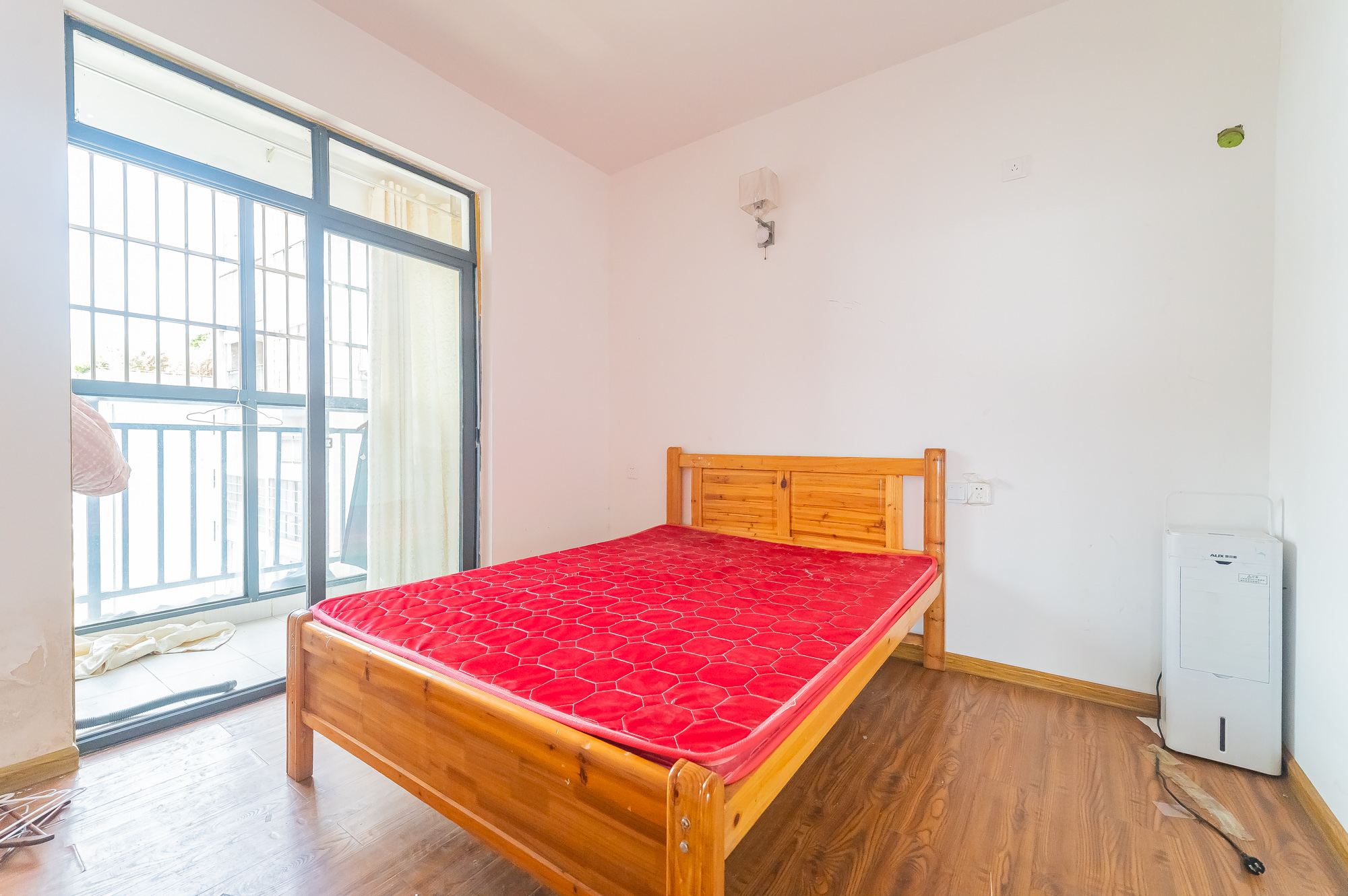 星电恬园  2室2厅1卫    65.0万 星电恬园  2室2厅1卫    65.0万卧室