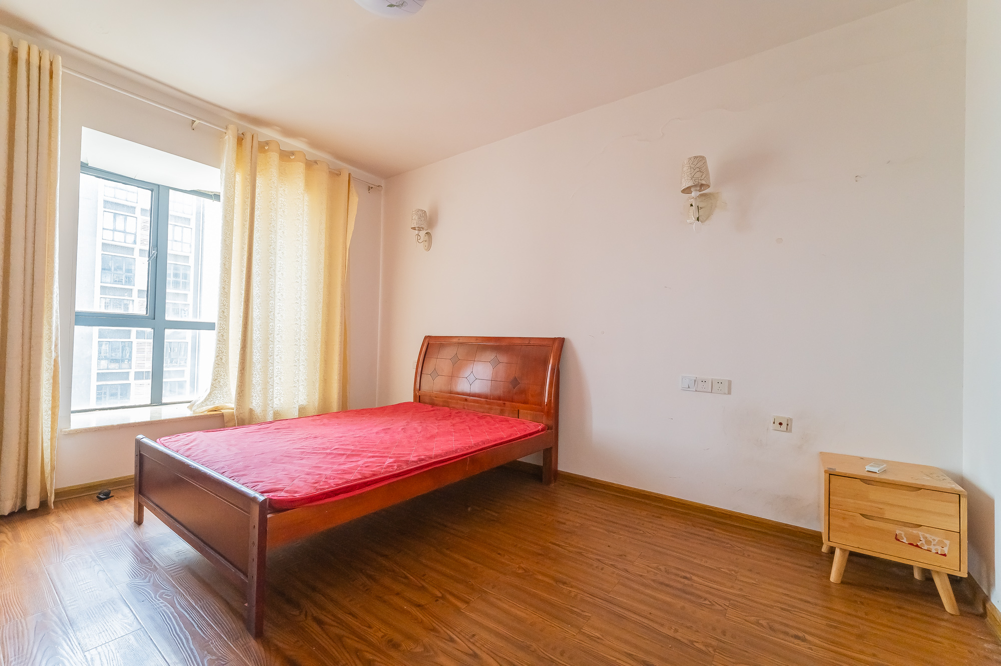 星电恬园  2室2厅1卫    65.0万 星电恬园  2室2厅1卫    65.0万卧室