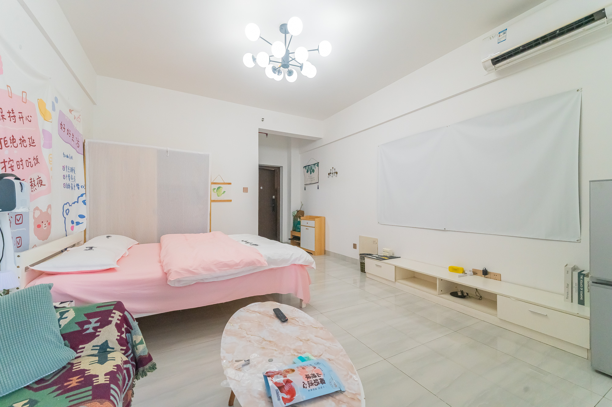 未来漫城  1室1厅1卫    26.0万 未来漫城  1室1厅1卫    26.0万客厅