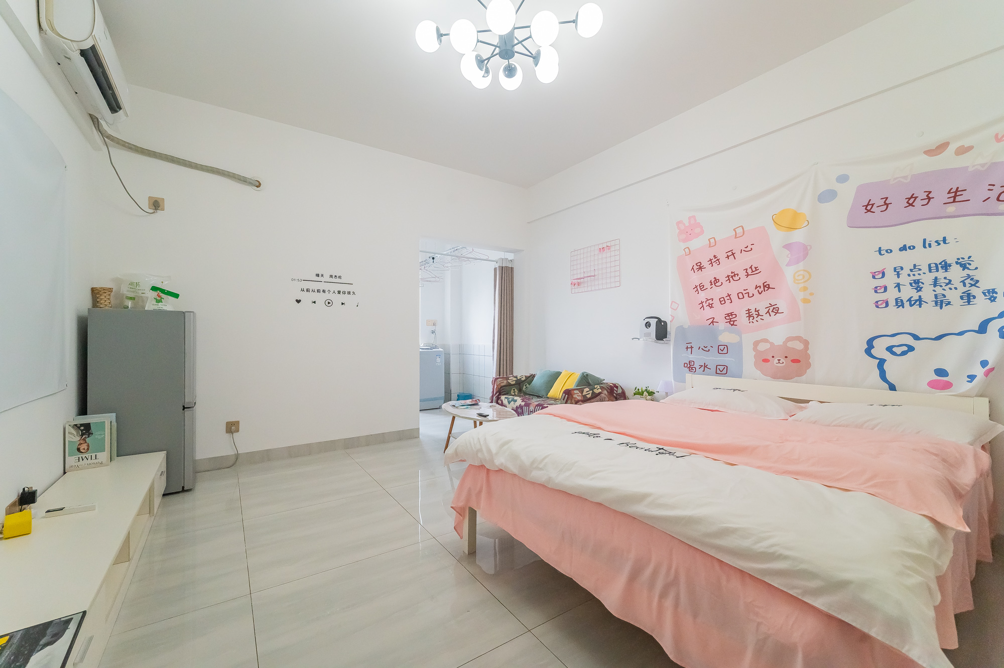 未来漫城  1室1厅1卫    26.0万 未来漫城  1室1厅1卫    26.0万客厅