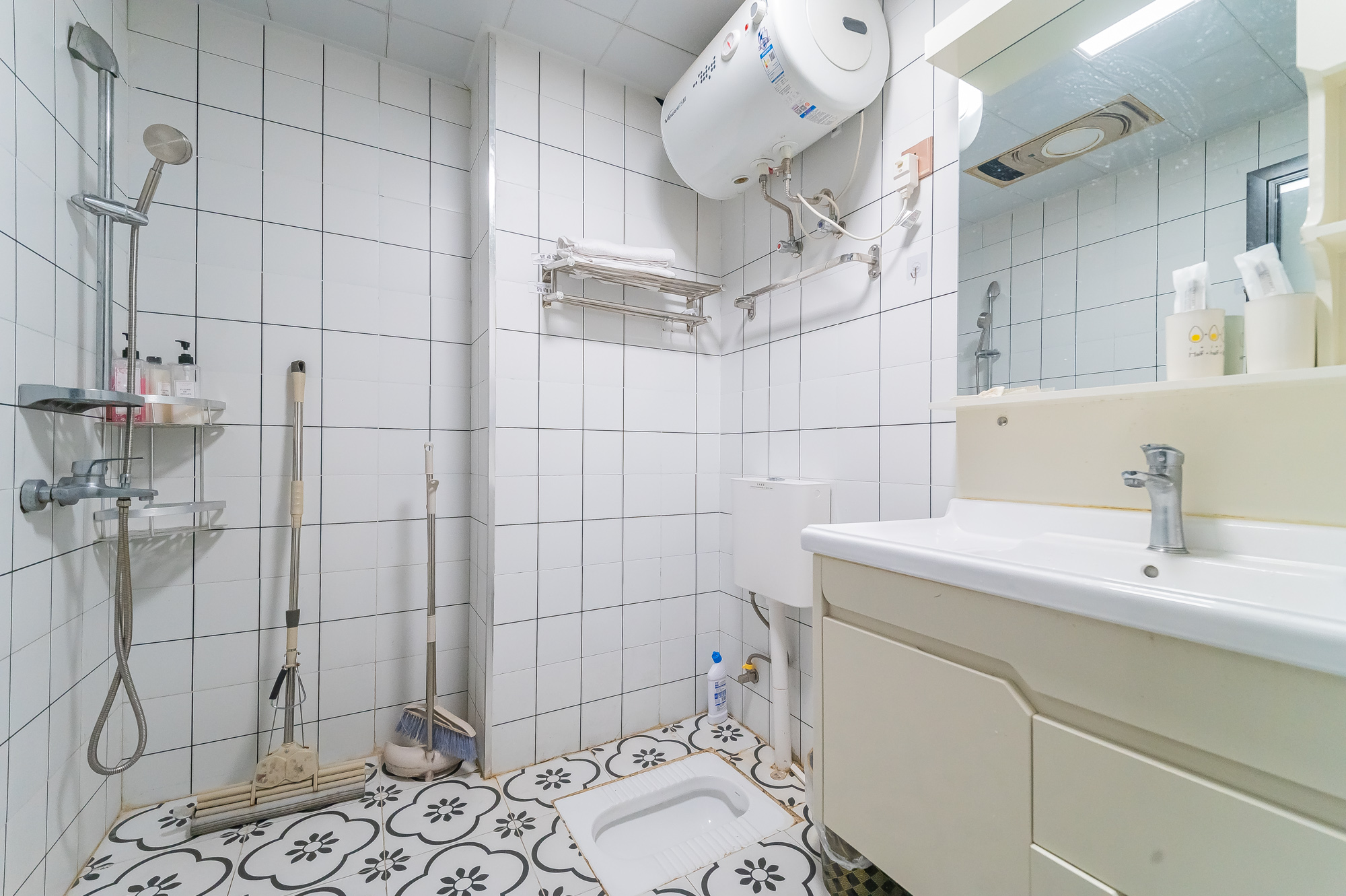 未来漫城  1室1厅1卫    26.0万 未来漫城  1室1厅1卫    26.0万卫生间