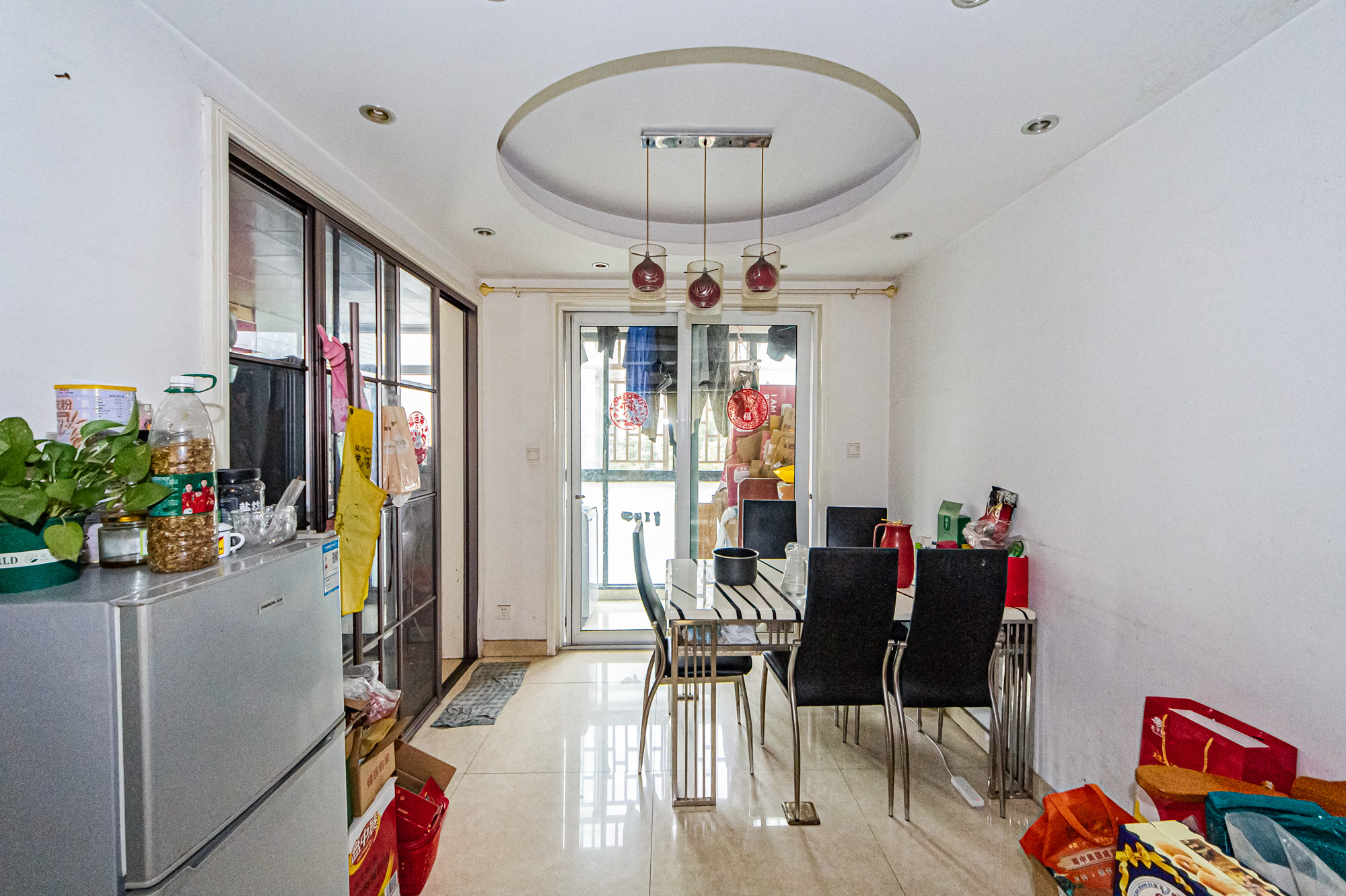 万国城(当代满庭春MOMA)一期  3室2厅2卫    92.0万 万国城(当代满庭春MOMA)一期  3室2厅2卫    92.0万客厅