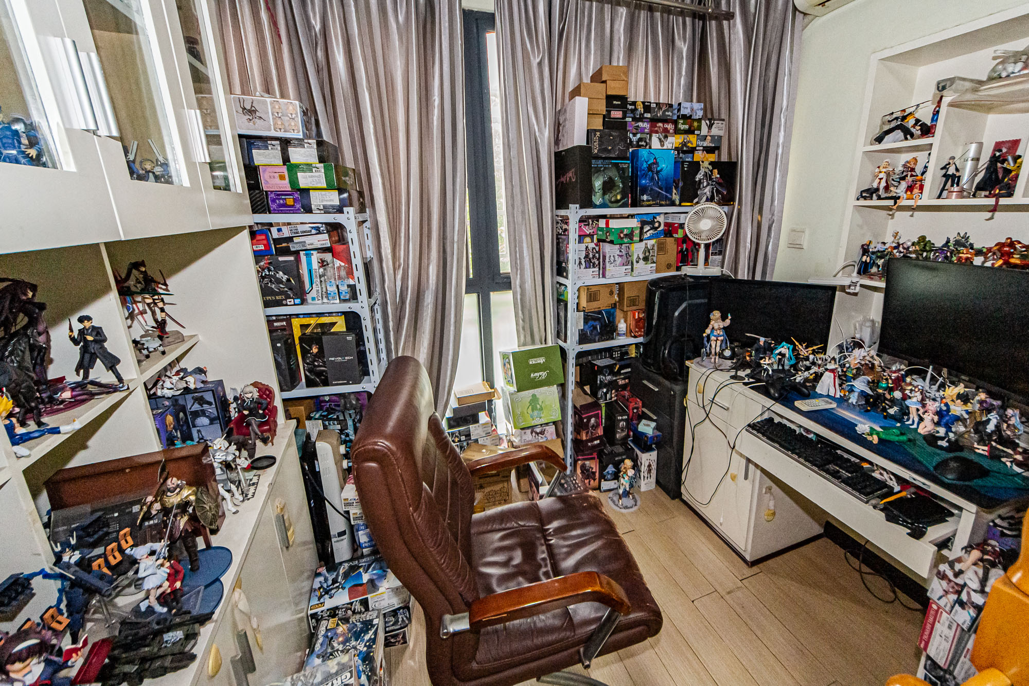 万国城(当代满庭春MOMA)一期  3室2厅2卫    92.0万 万国城(当代满庭春MOMA)一期  3室2厅2卫    92.0万阳台