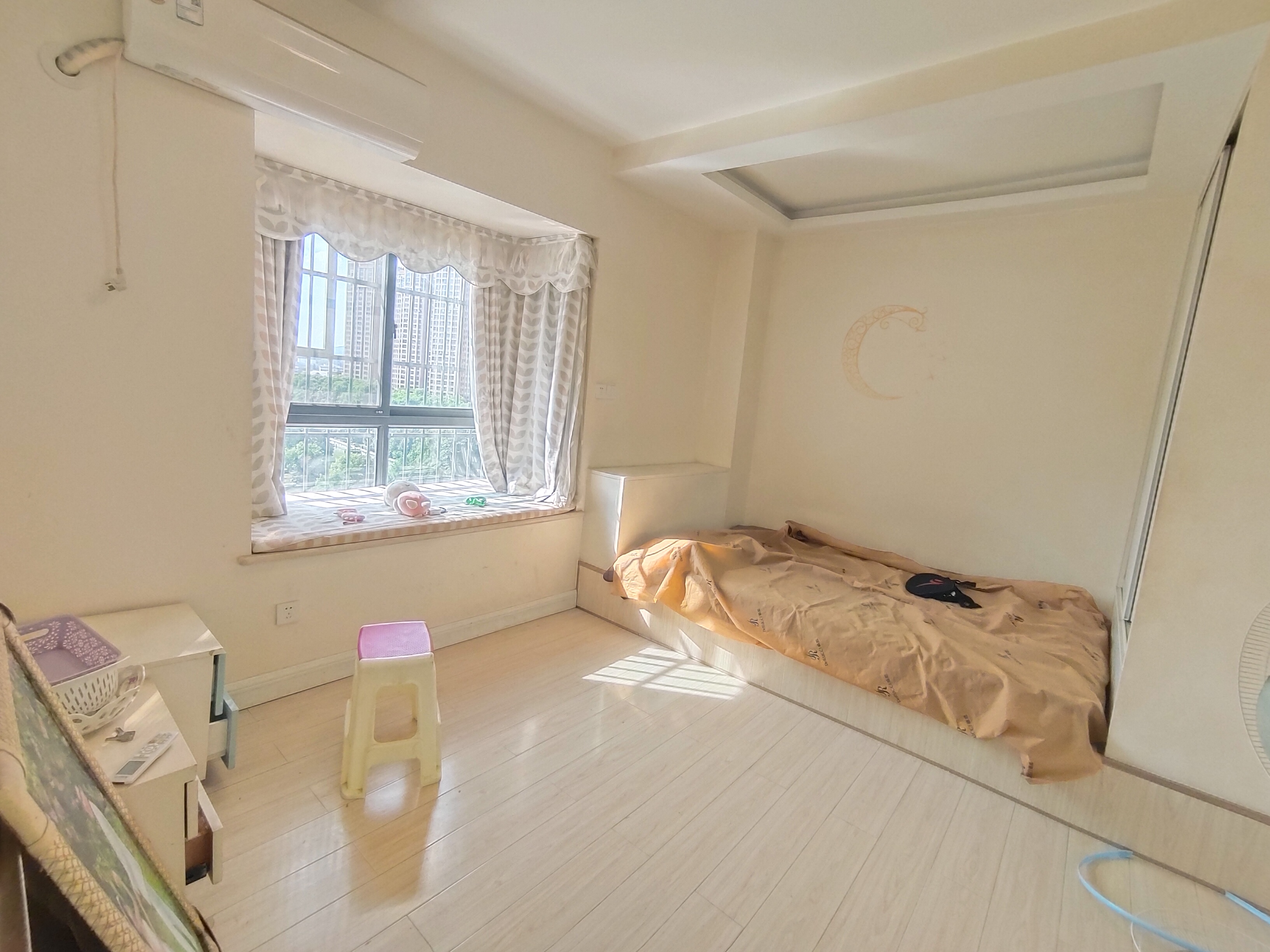 文化园三期  3室2厅2卫    69.8万 文化园三期  3室2厅2卫    69.8万室内图