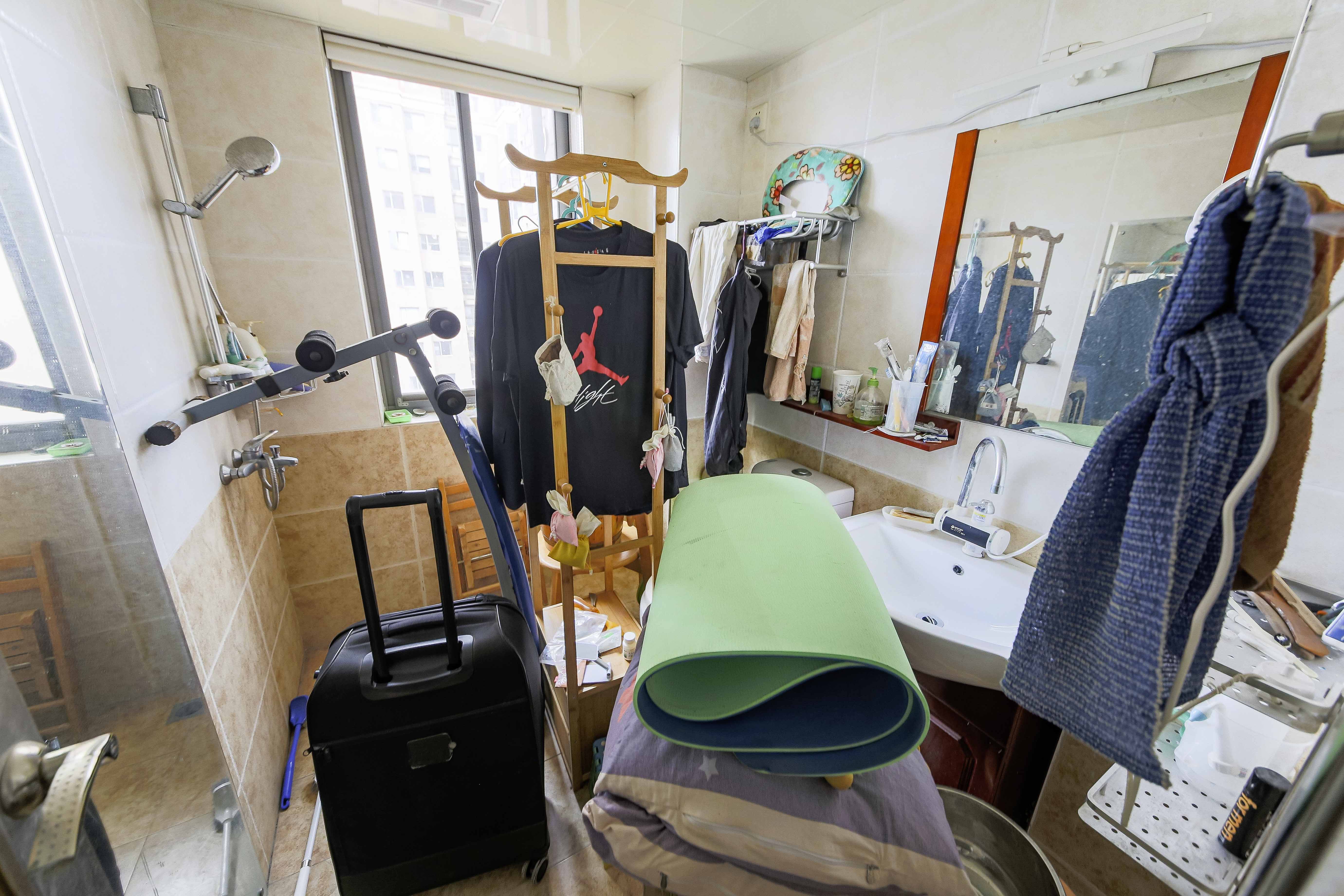 上海城小区  3室2厅1卫   99.00万卫生间